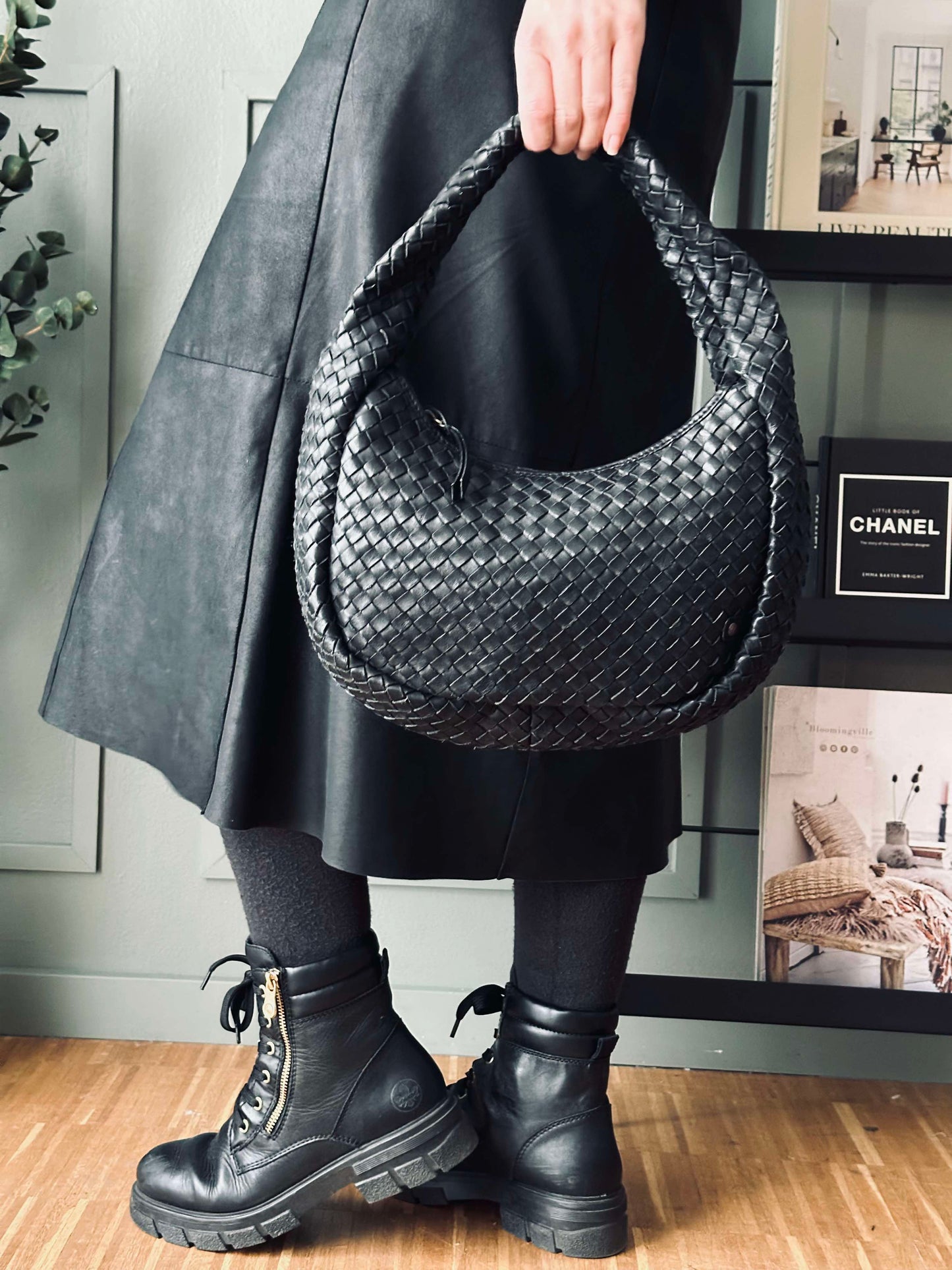 Elegant håndflettet skuldertaske - Black