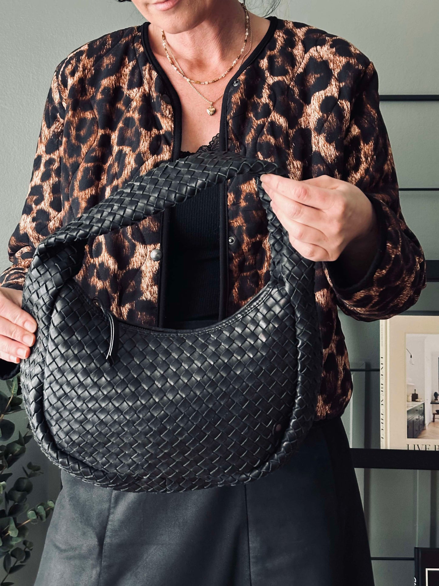 Elegant håndflettet skuldertaske - Black