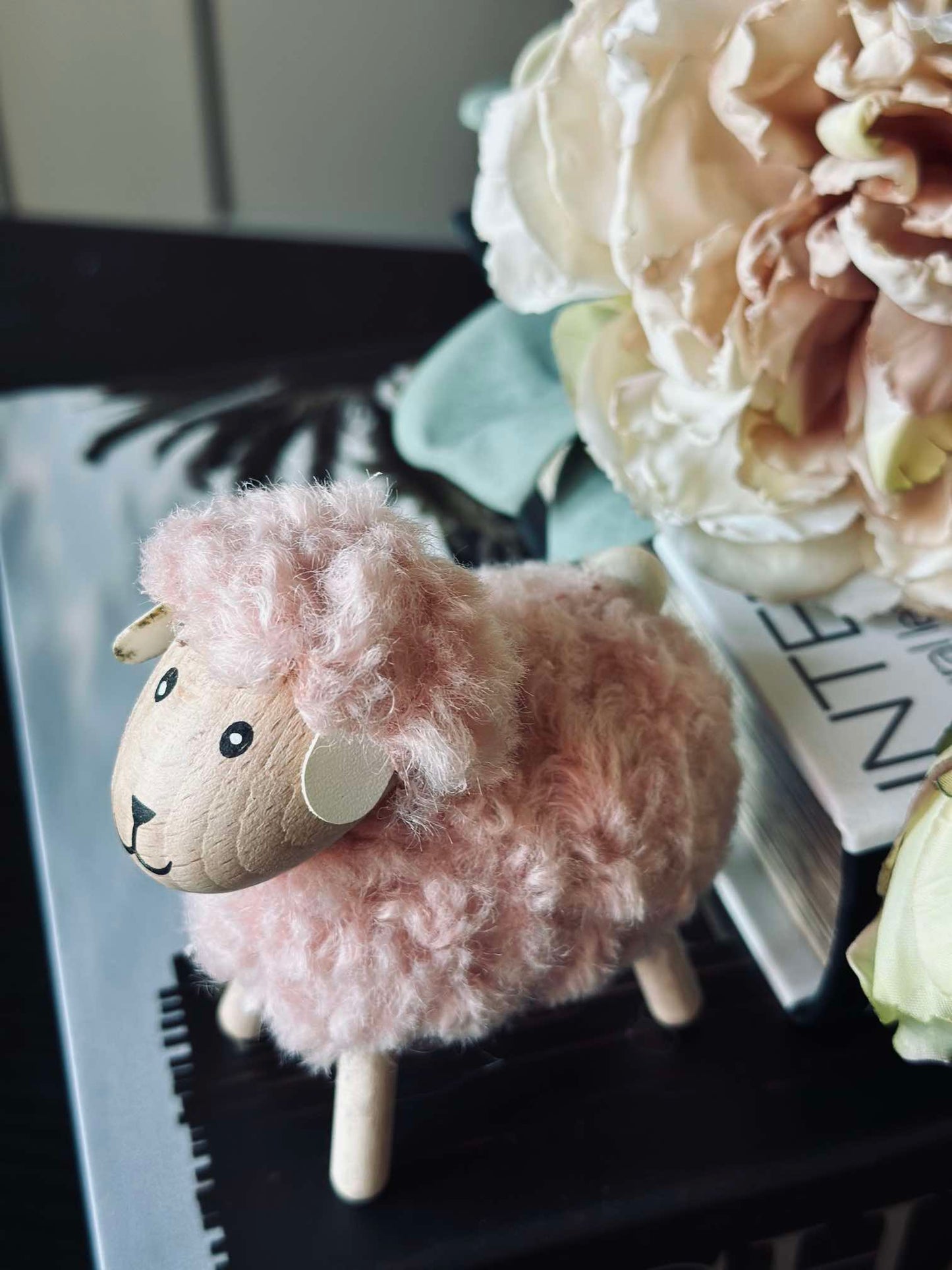 Får i træ med pels - Rosa