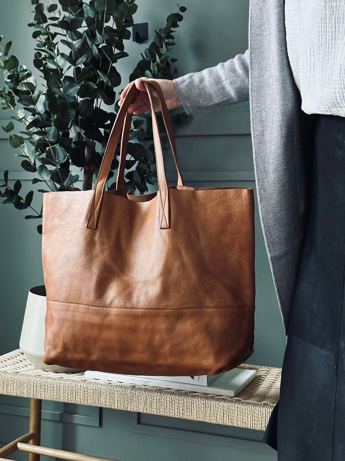 XL Shopper Gabby Cogac