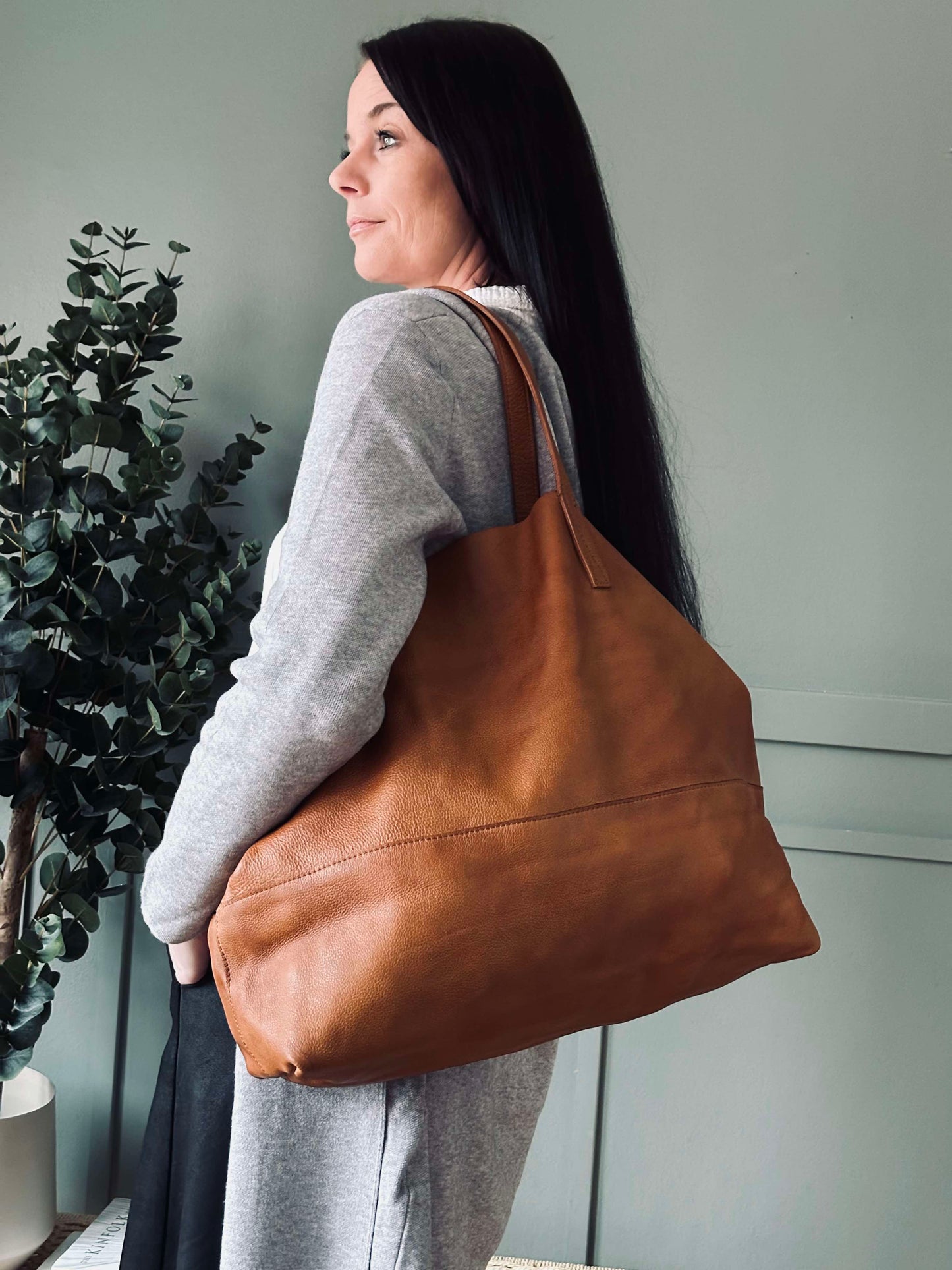 XL Shopper Gabby Cogac