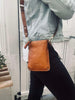 Crossover mobiltaske - Nava Cognac