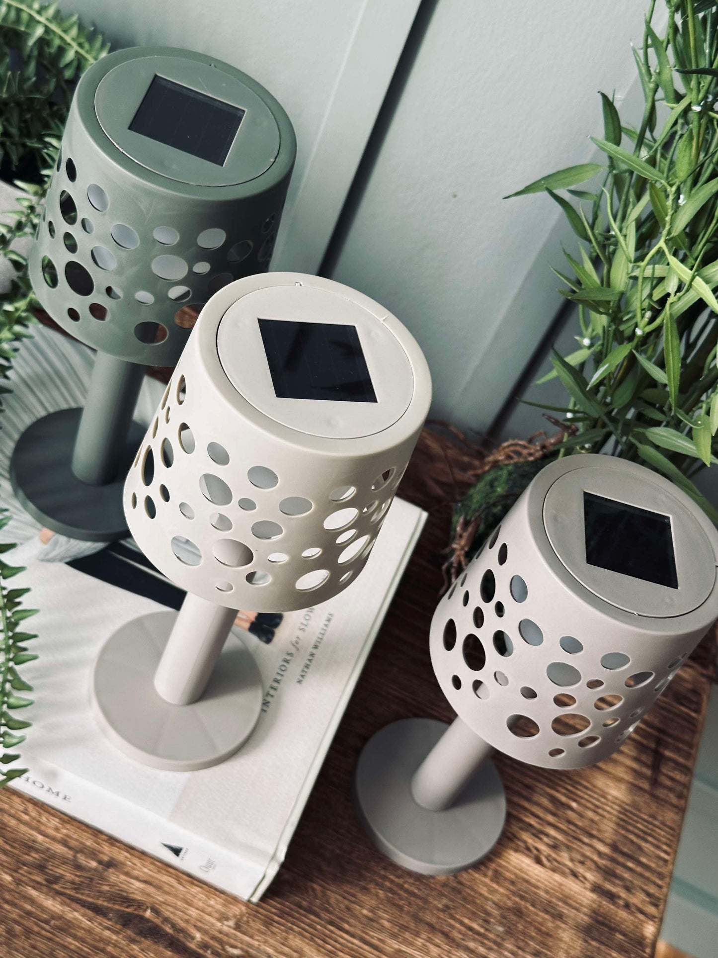 Bordlampe med solceller - Mørk beige