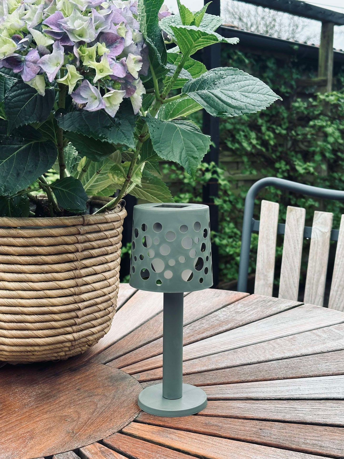 Bordlampe med solceller - Army