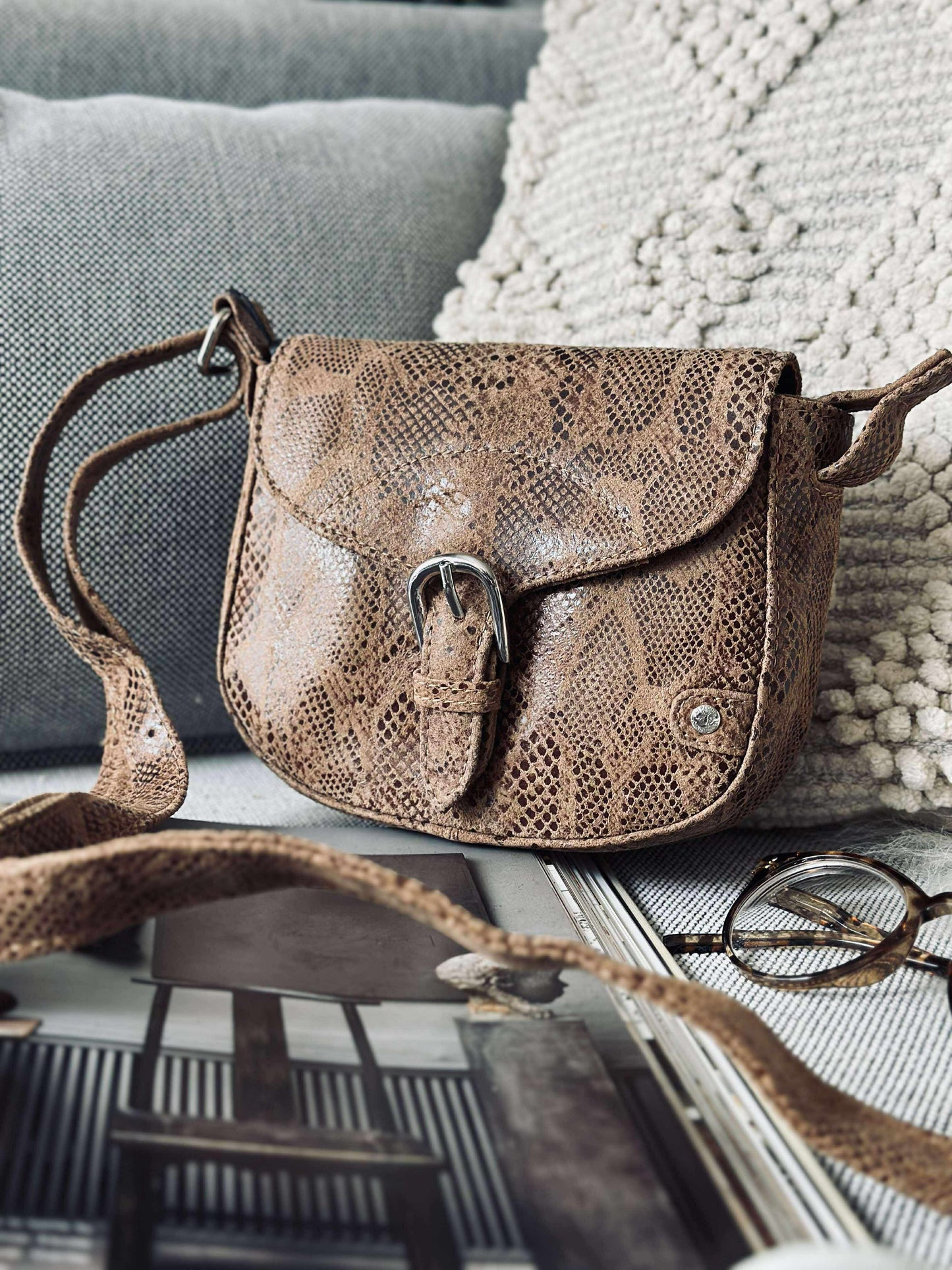 Crossbody Aura Snake - Camel