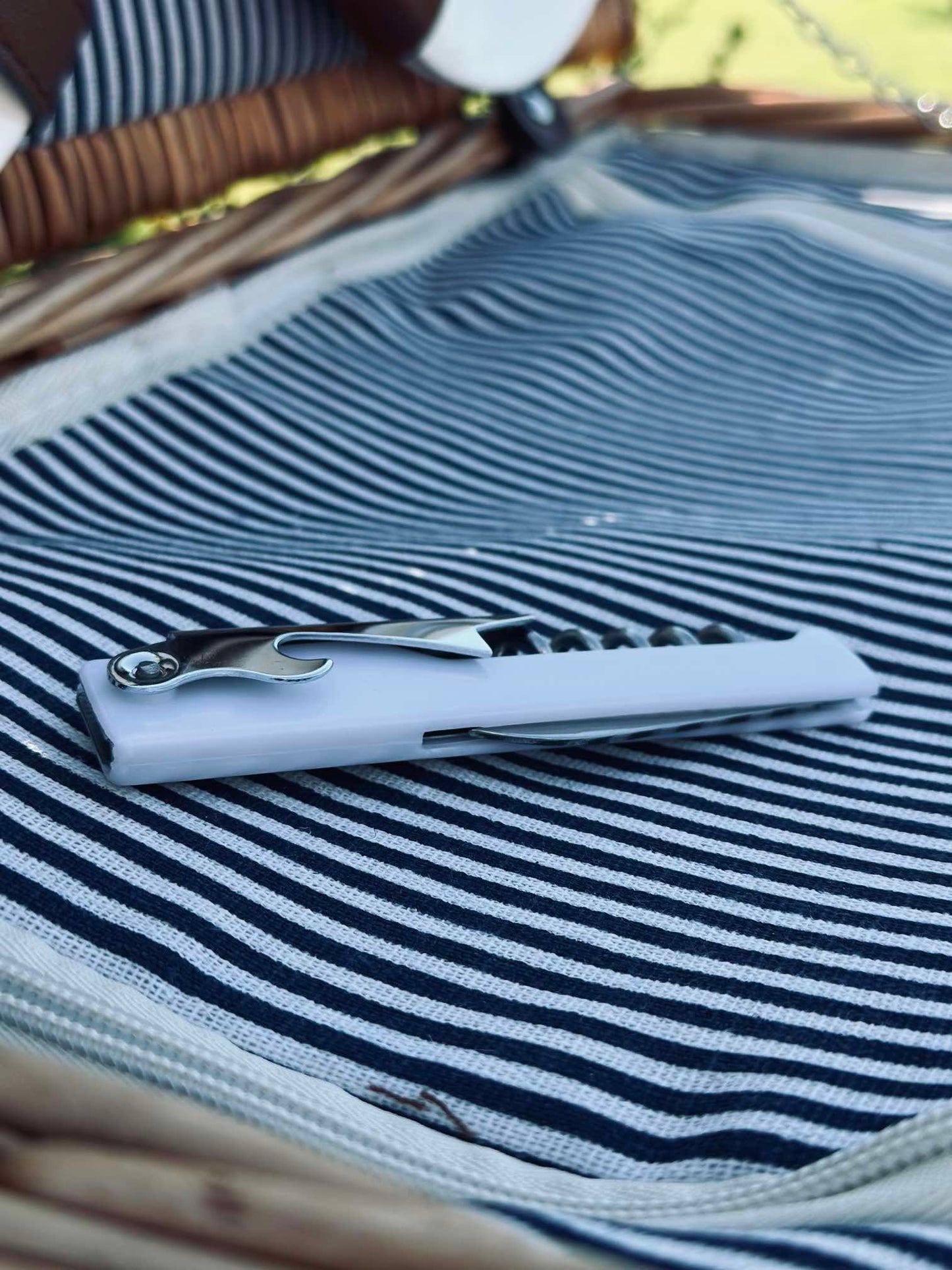 Picnickurv med indhold til 4 personer - DELUXE