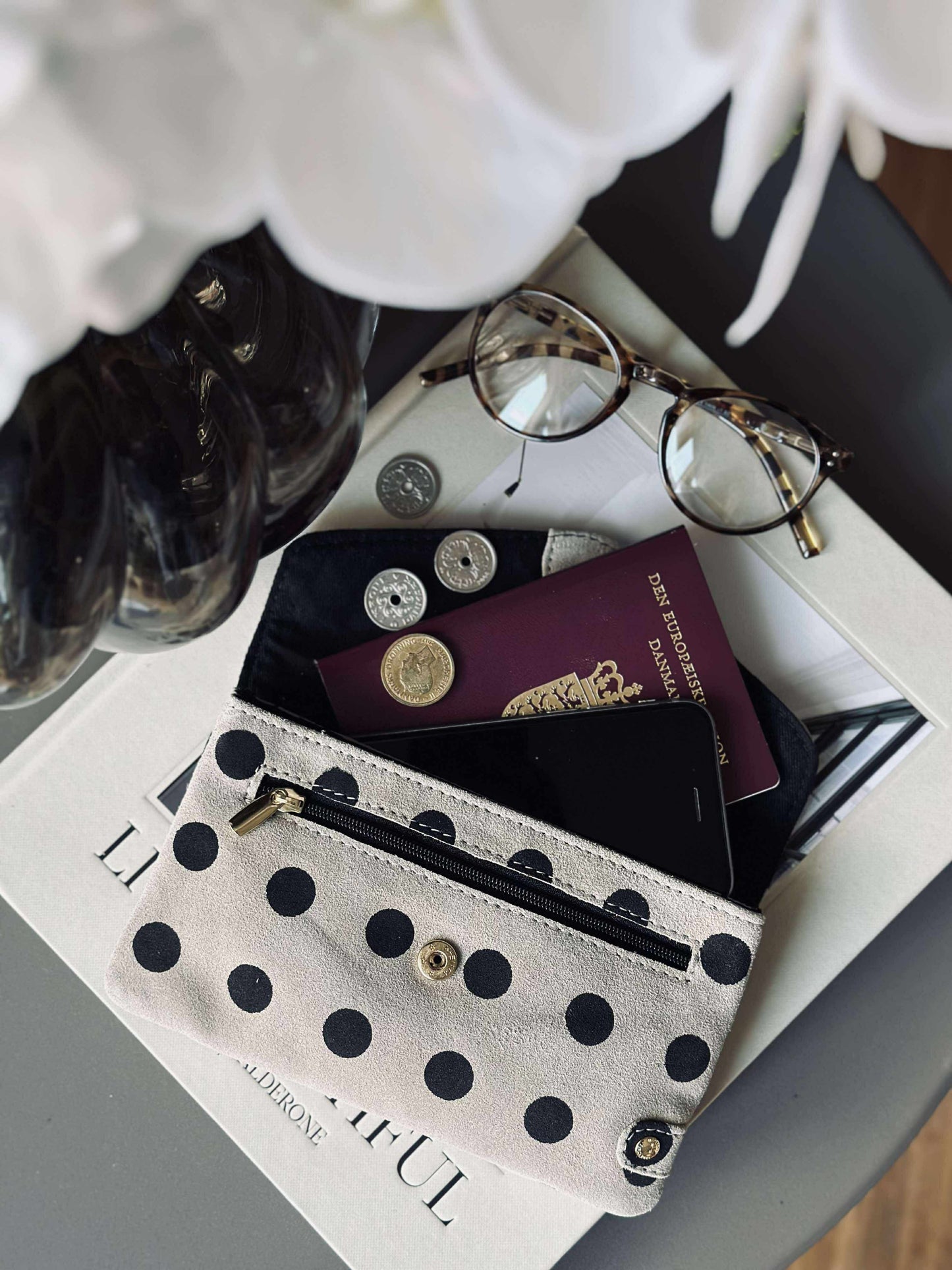 Pung Black dots