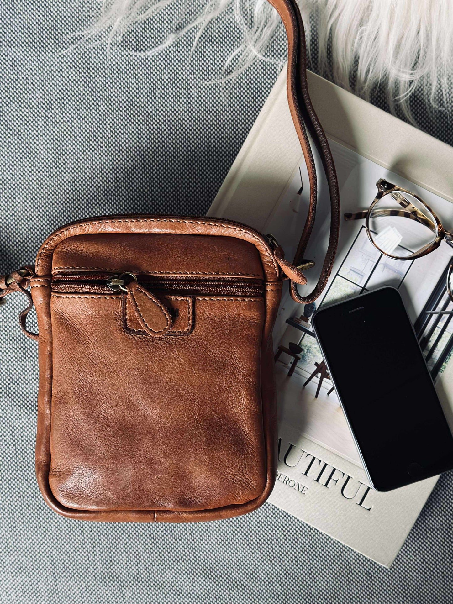 Crossover mobiltaske - Cognac