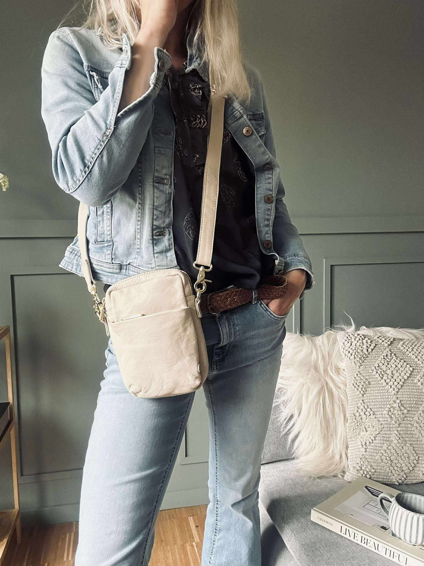 Mobiltaske Liva - Sand / Gold