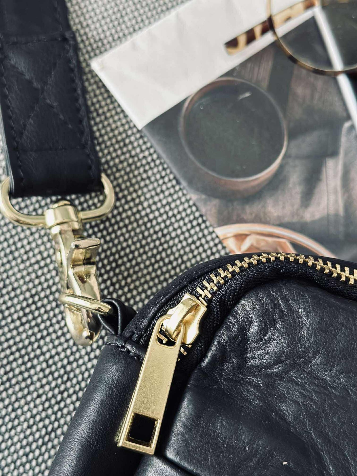Crossover Mariam - Black / Gold