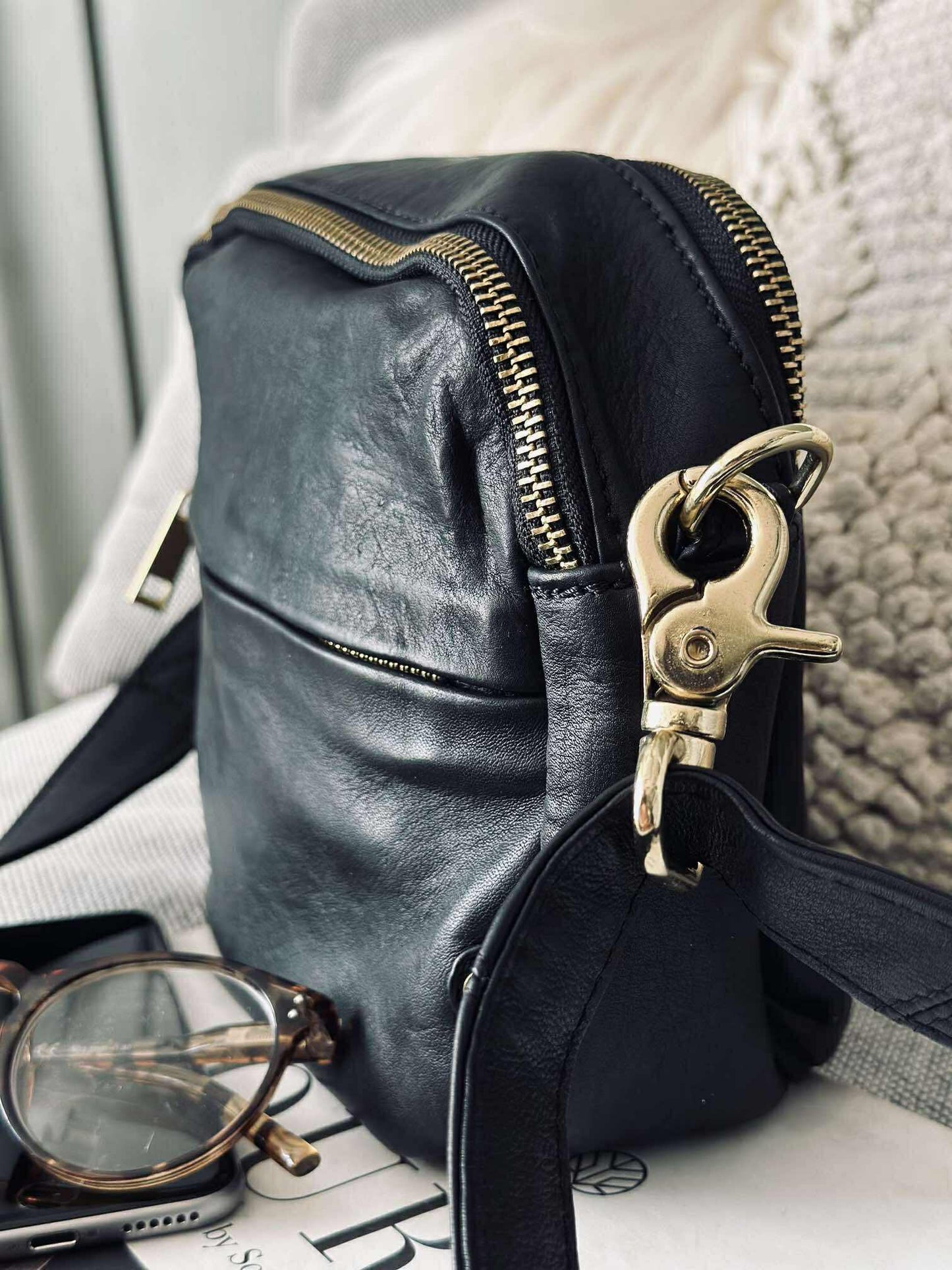 Crossover Mariam - Black / Gold