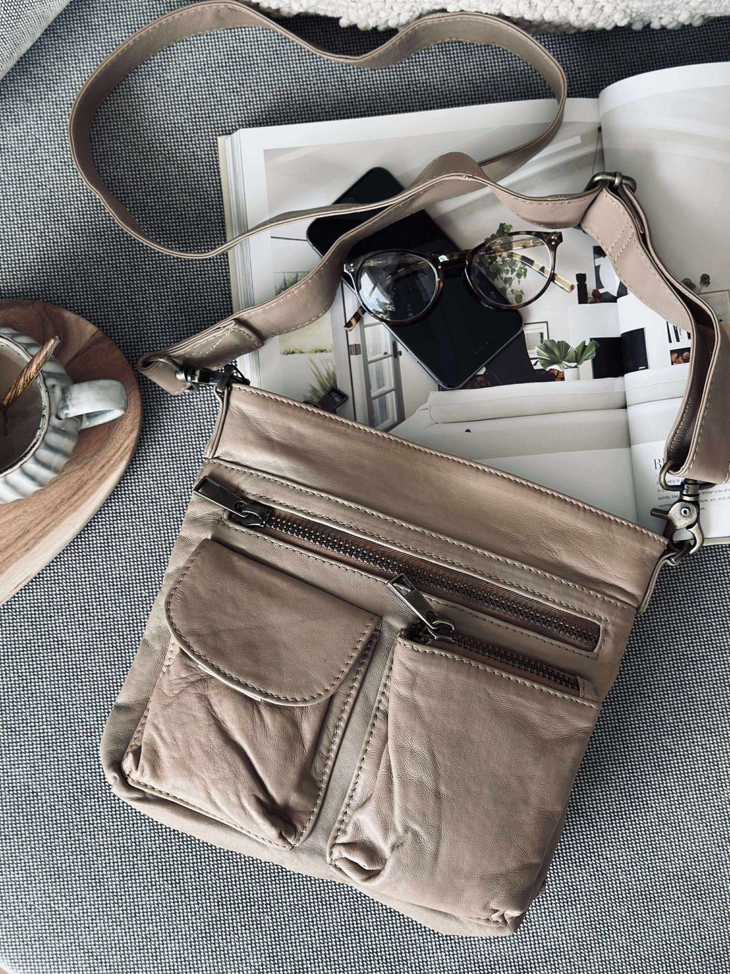 Crossbody LATTE - Ultra blød