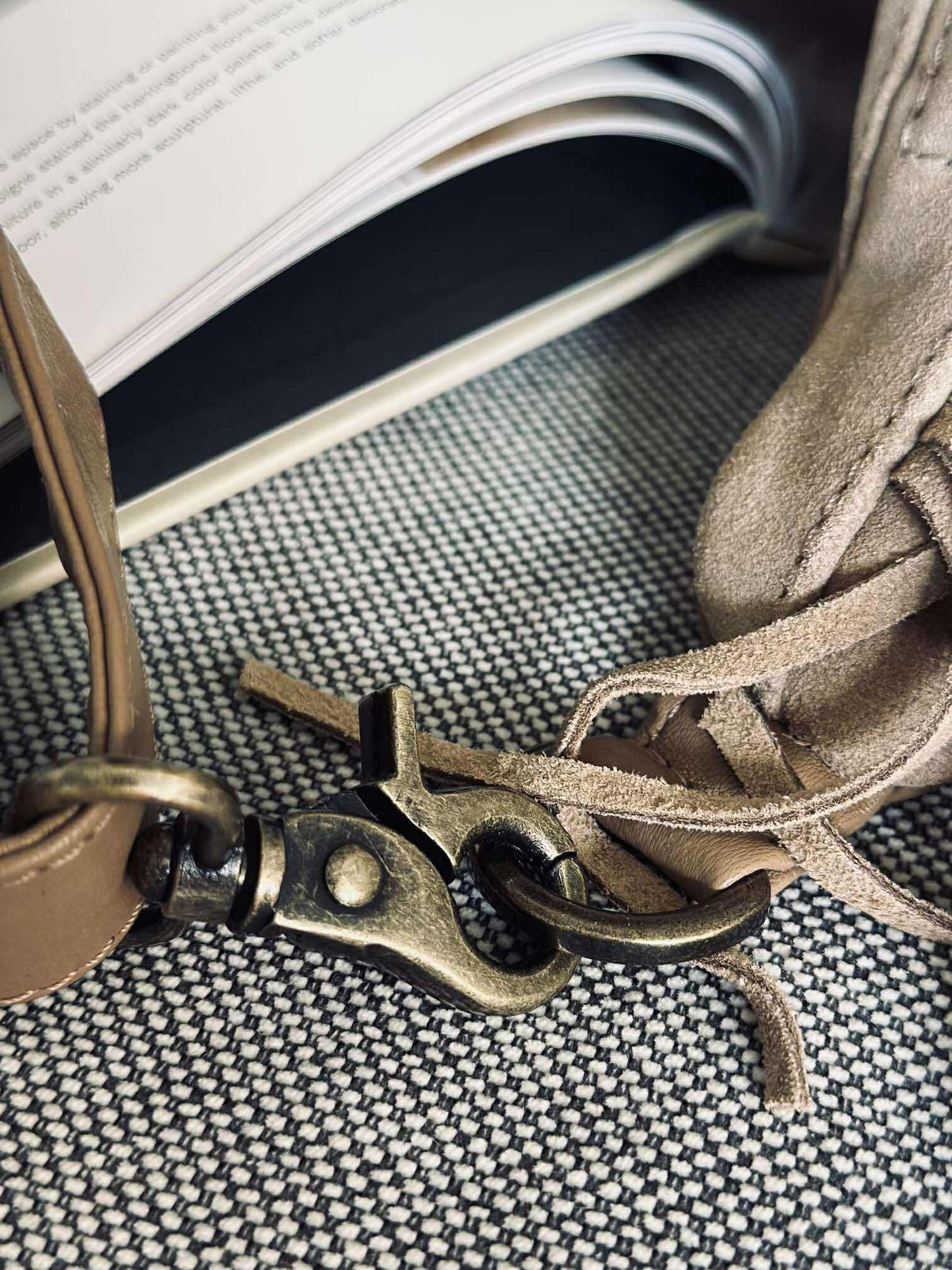 Bumbag med frynser - Sand