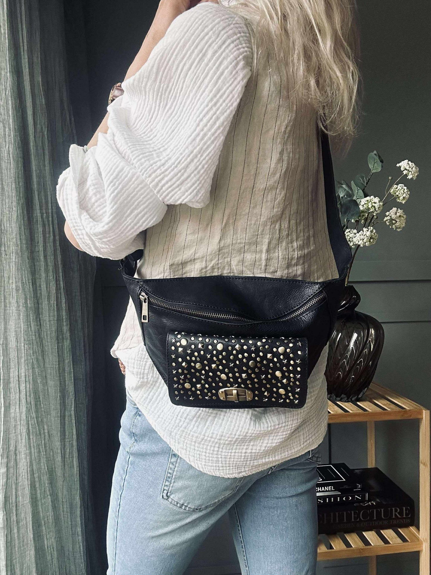 Bumbag med nitter - Black