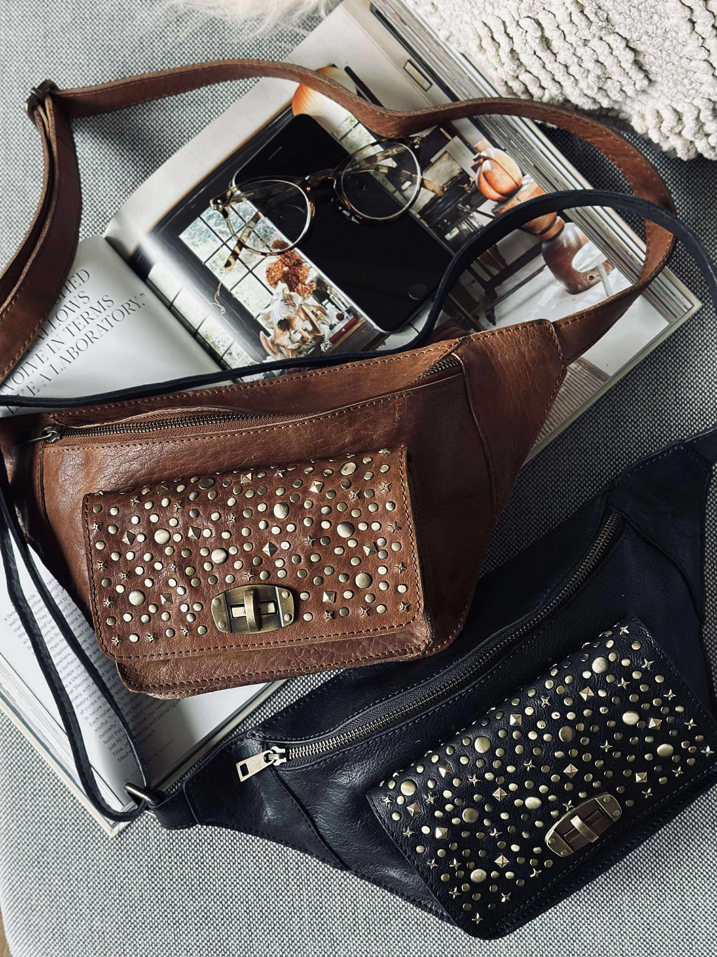 Bumbag med nitter - Cognac