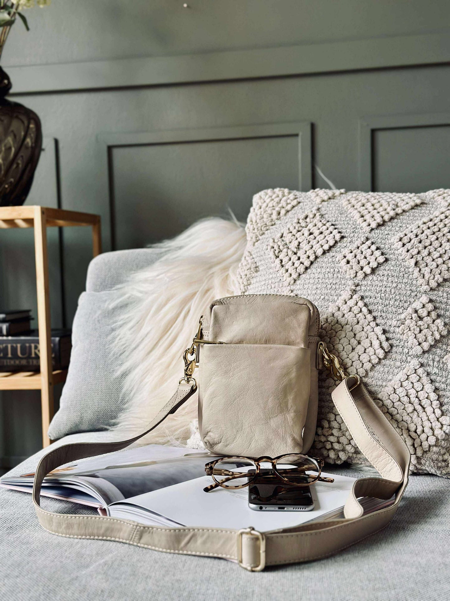 Mobiltaske Liva - Sand / Gold