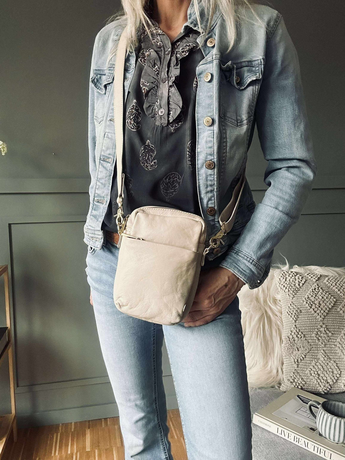 Mobiltaske Liva - Sand / Gold