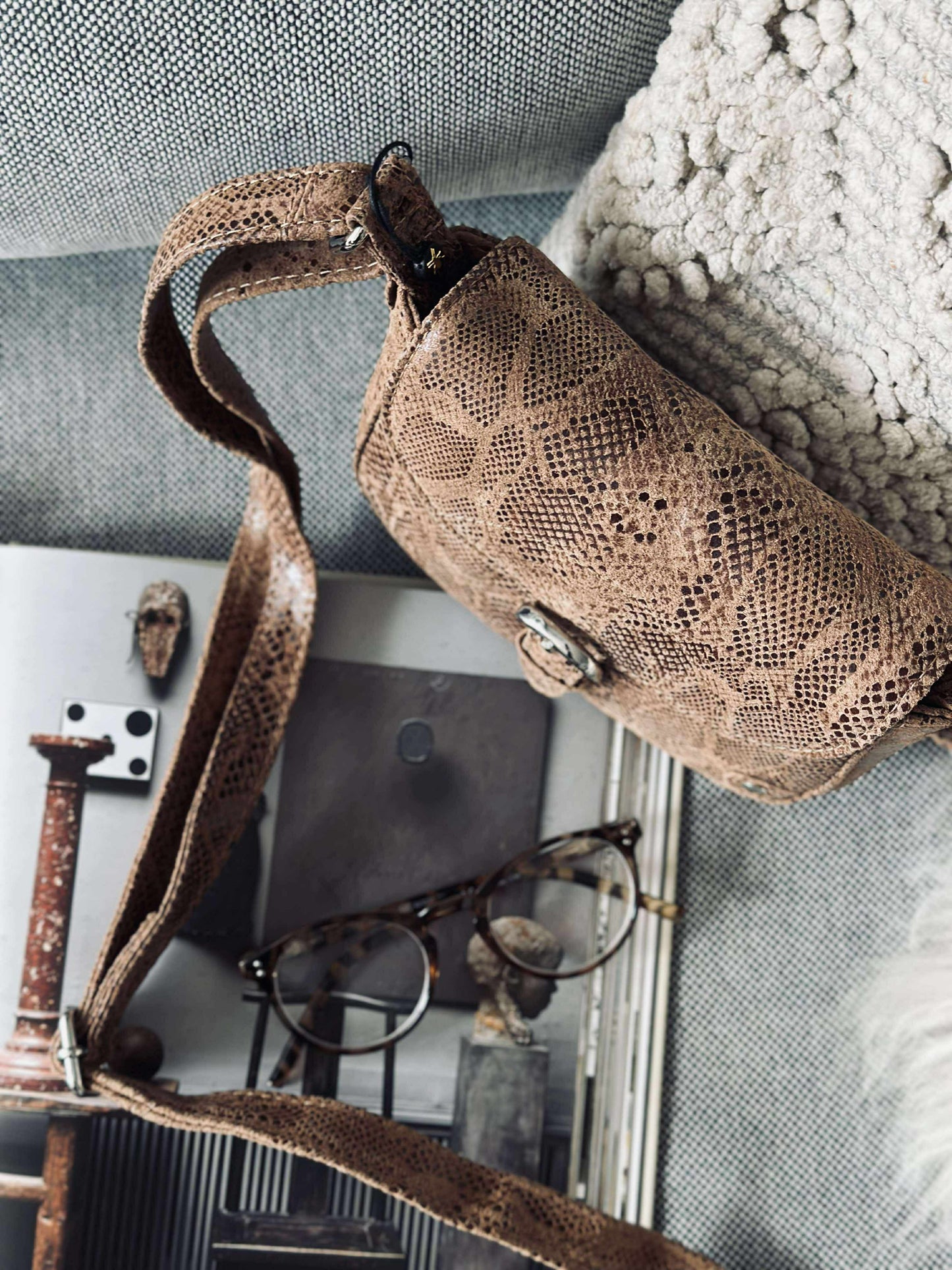 Crossbody Aura Snake - Camel