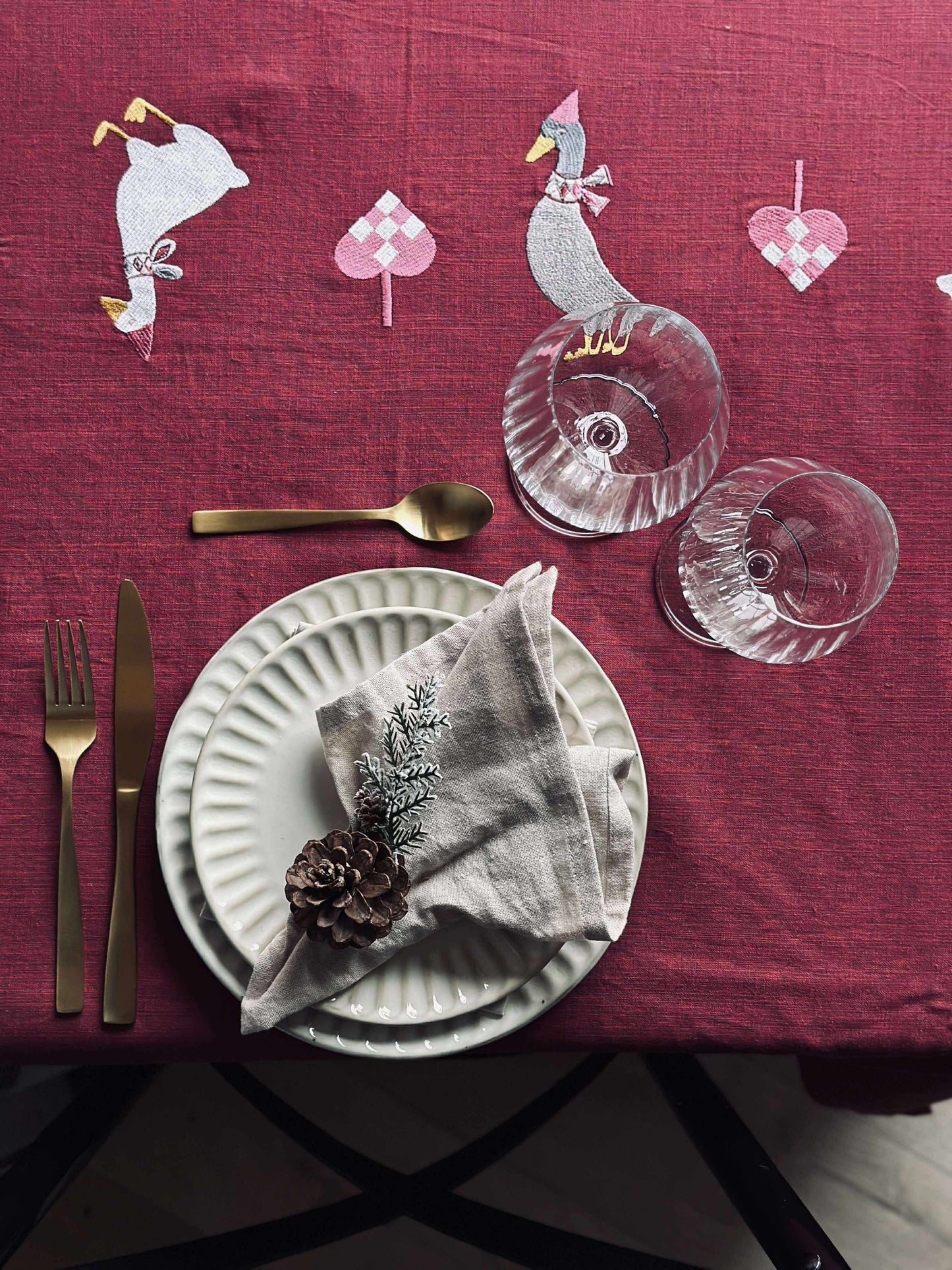 Juledug 140x240 - Broderi med ænder