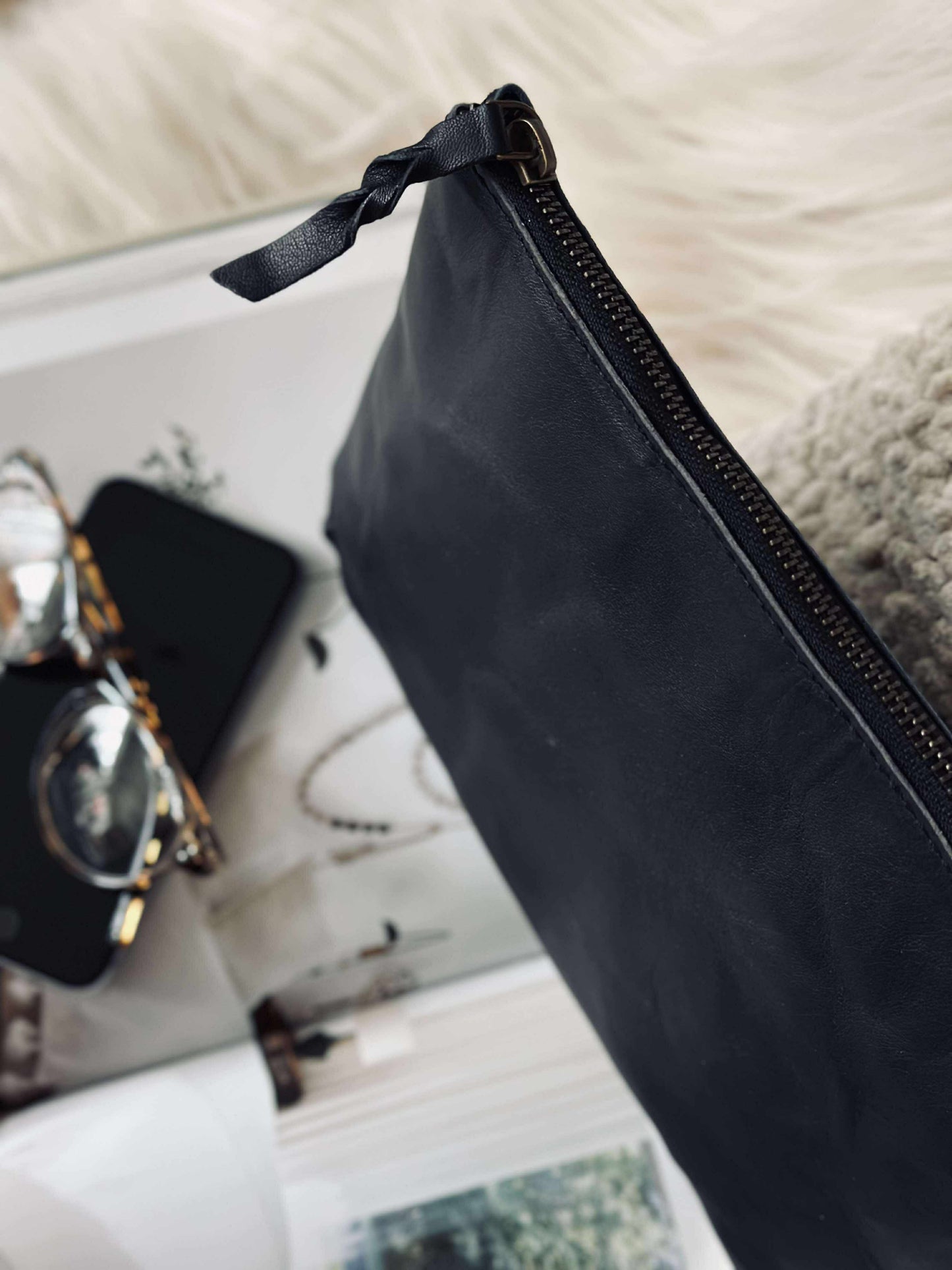 Kosmetikpung / Clutch  - Black leather