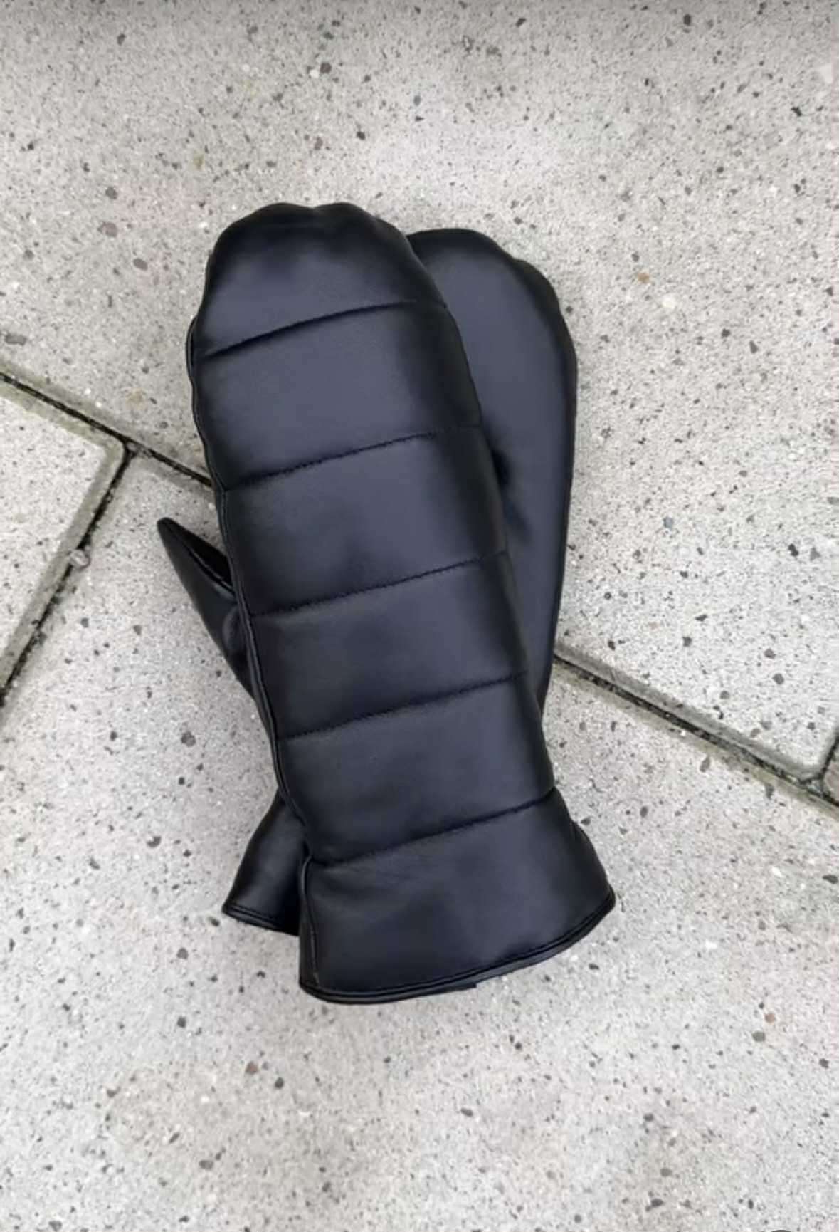 Luffer Black leather