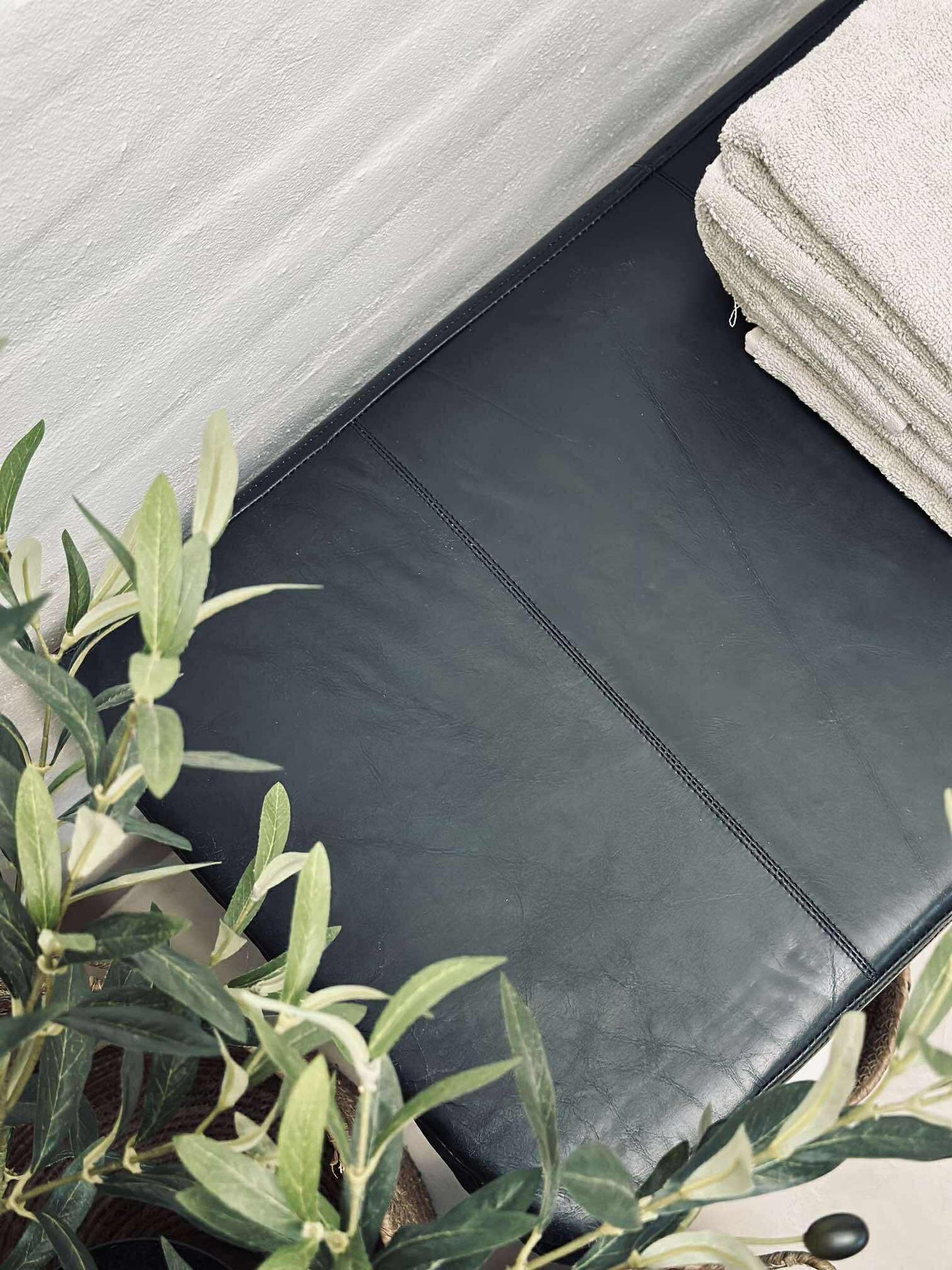 Hynde i læder Tokyo - 118cm Sort