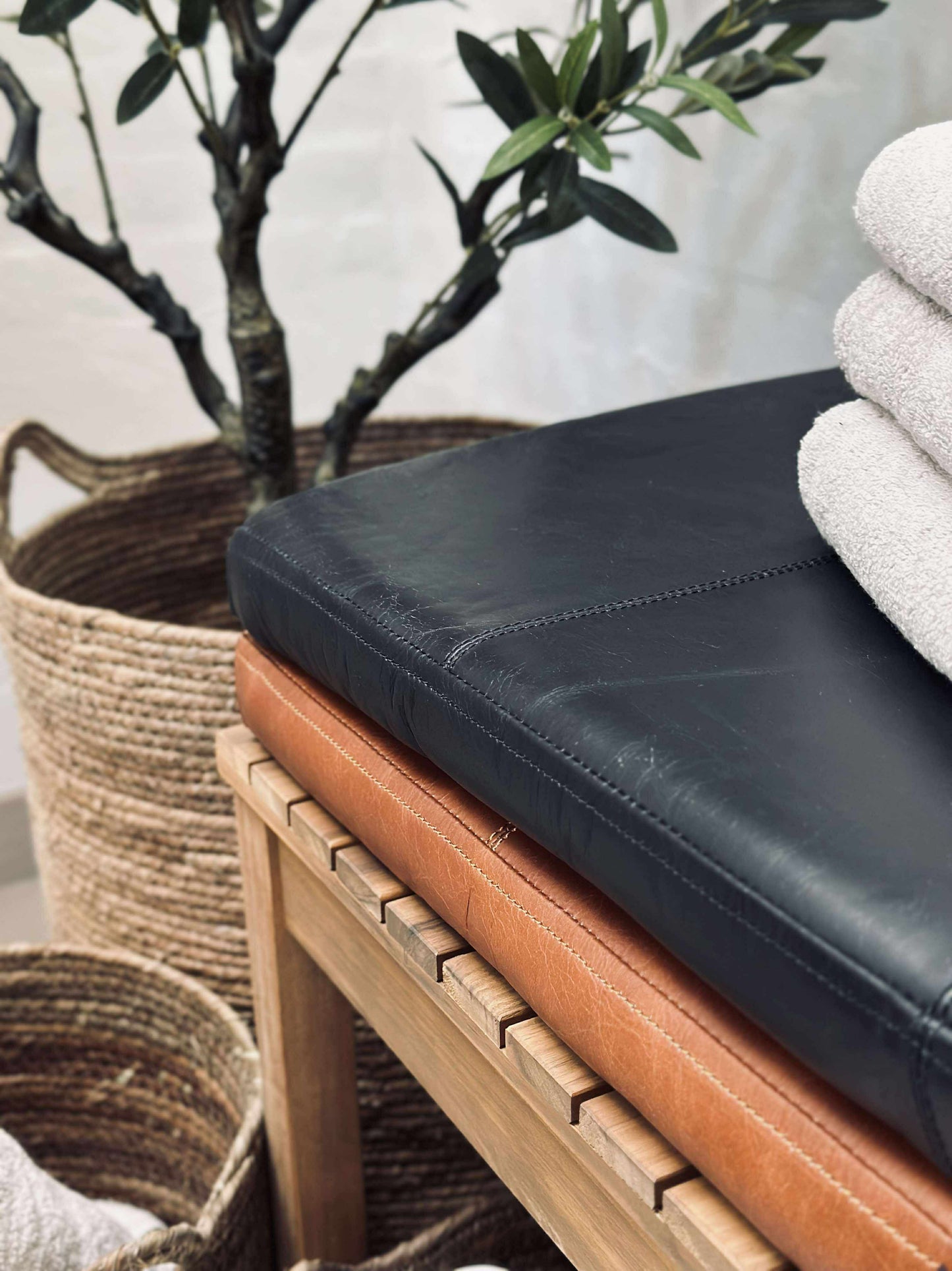 Hynde i læder Tokyo - 118cm Sort