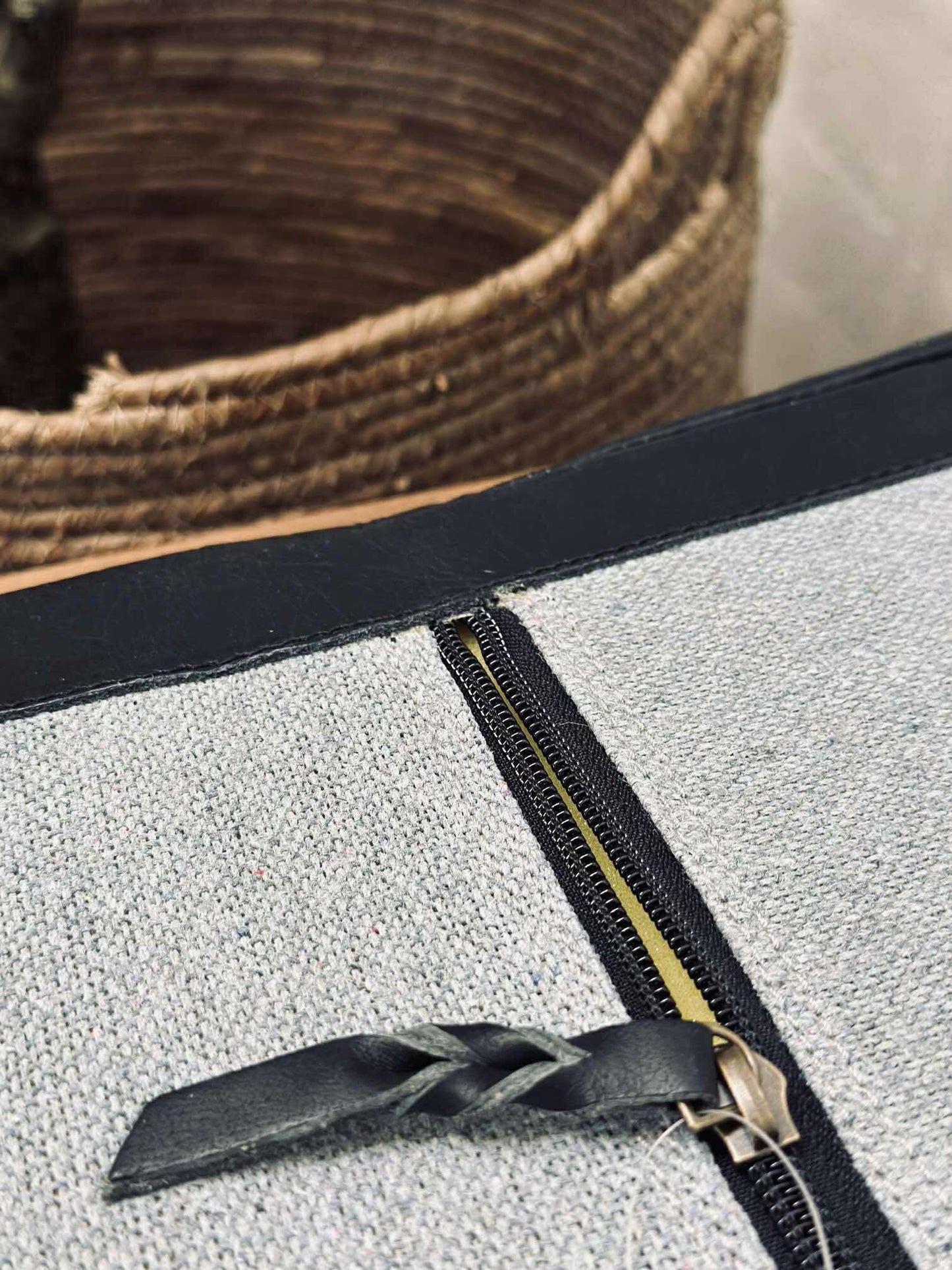 Hynde i læder Tokyo - 118cm Sort