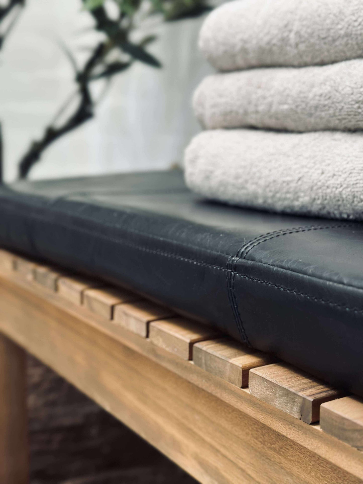 Hynde i læder Tokyo - 88 cm Sort