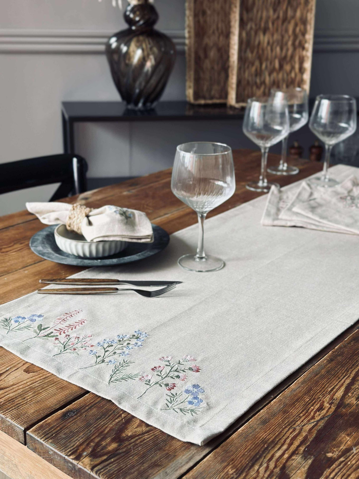 Bordløber flower broderi - Hørlook