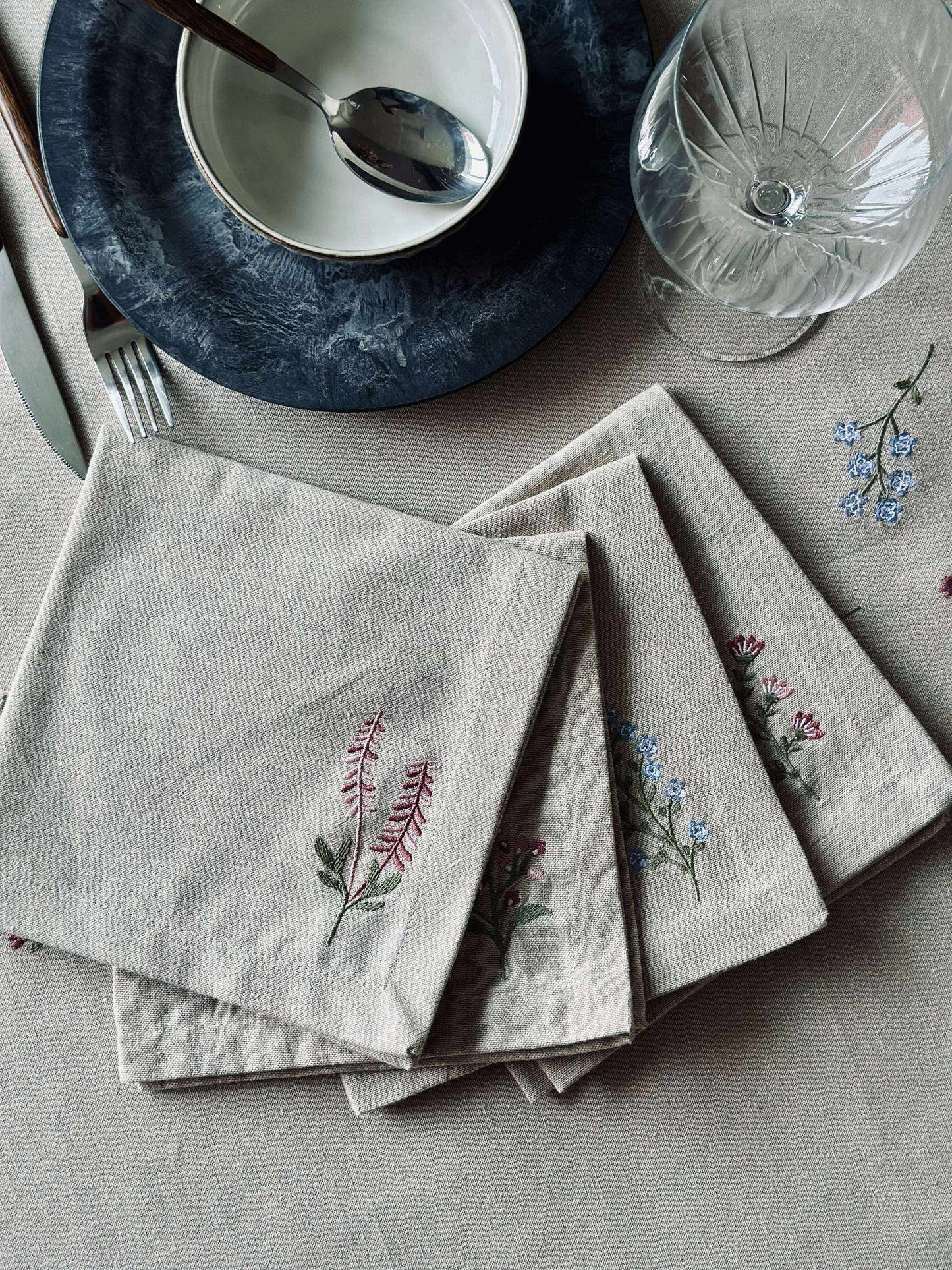 Mundservietter flower broderi - Pakke med 4 stk