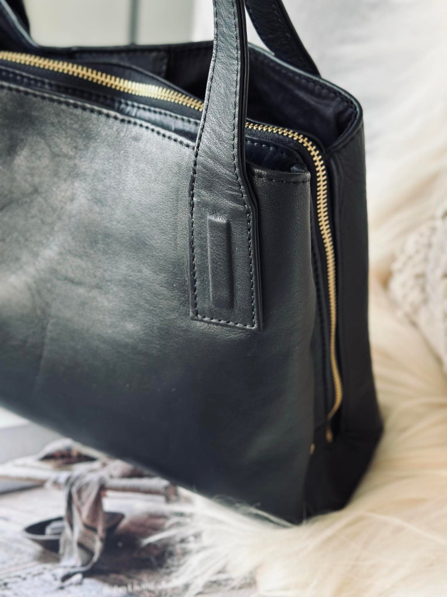 Skuldertaske - Black leather