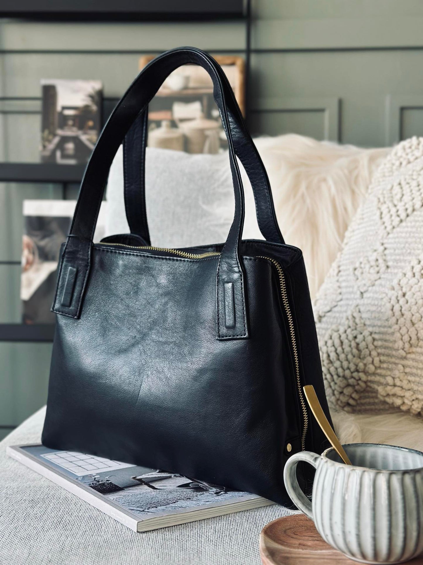 Skuldertaske - Black leather