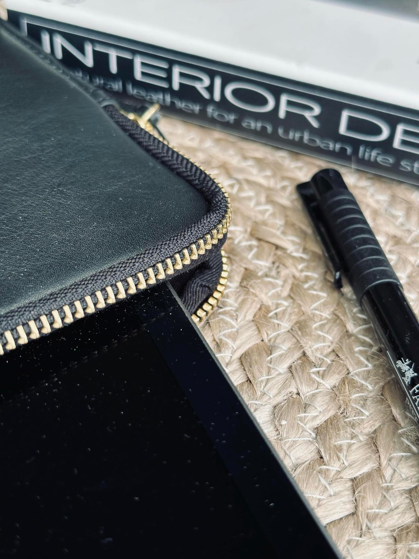 Ipad sleeve - Black / Gold