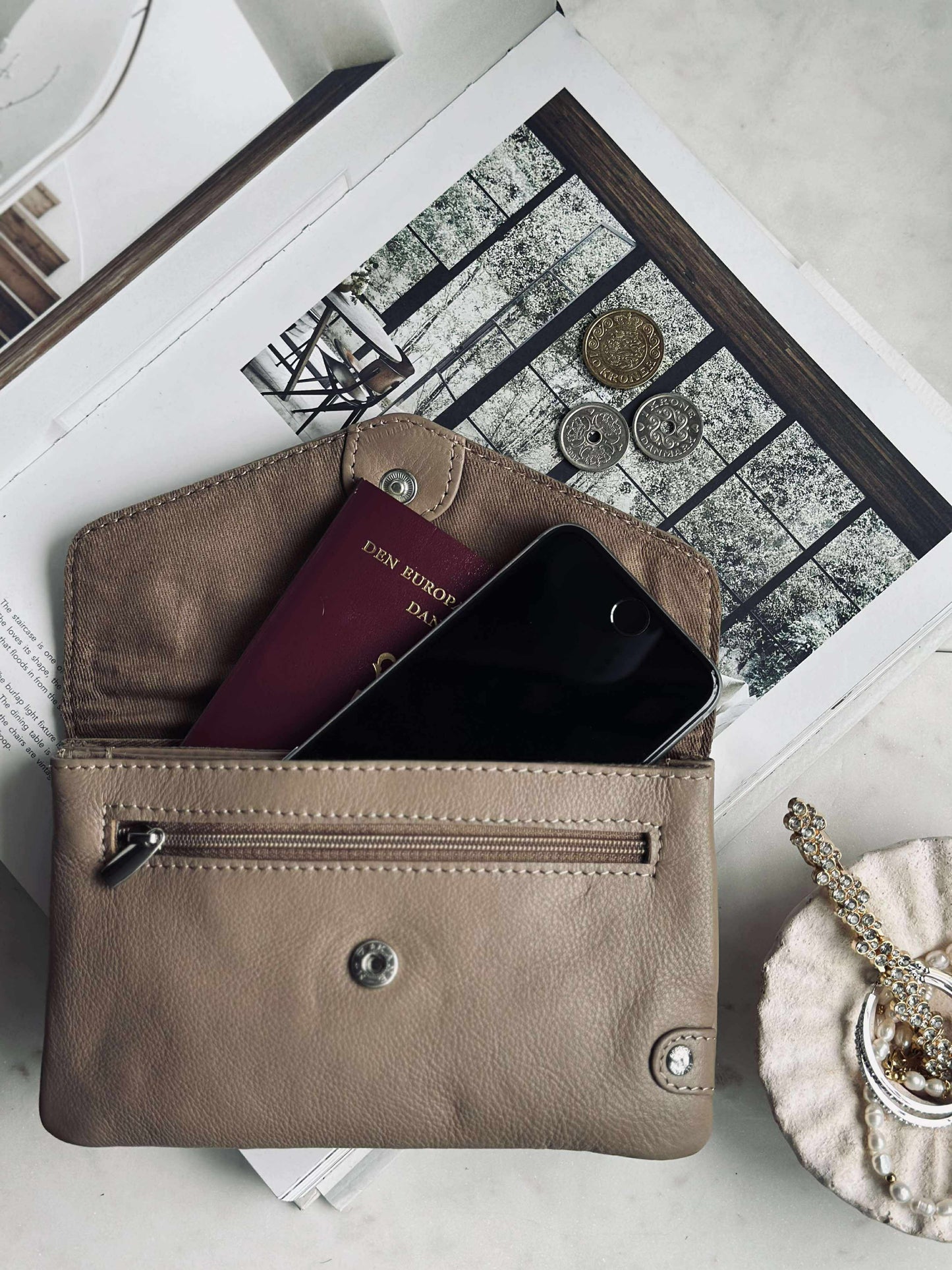 Pung Aura - Dusty Taupe