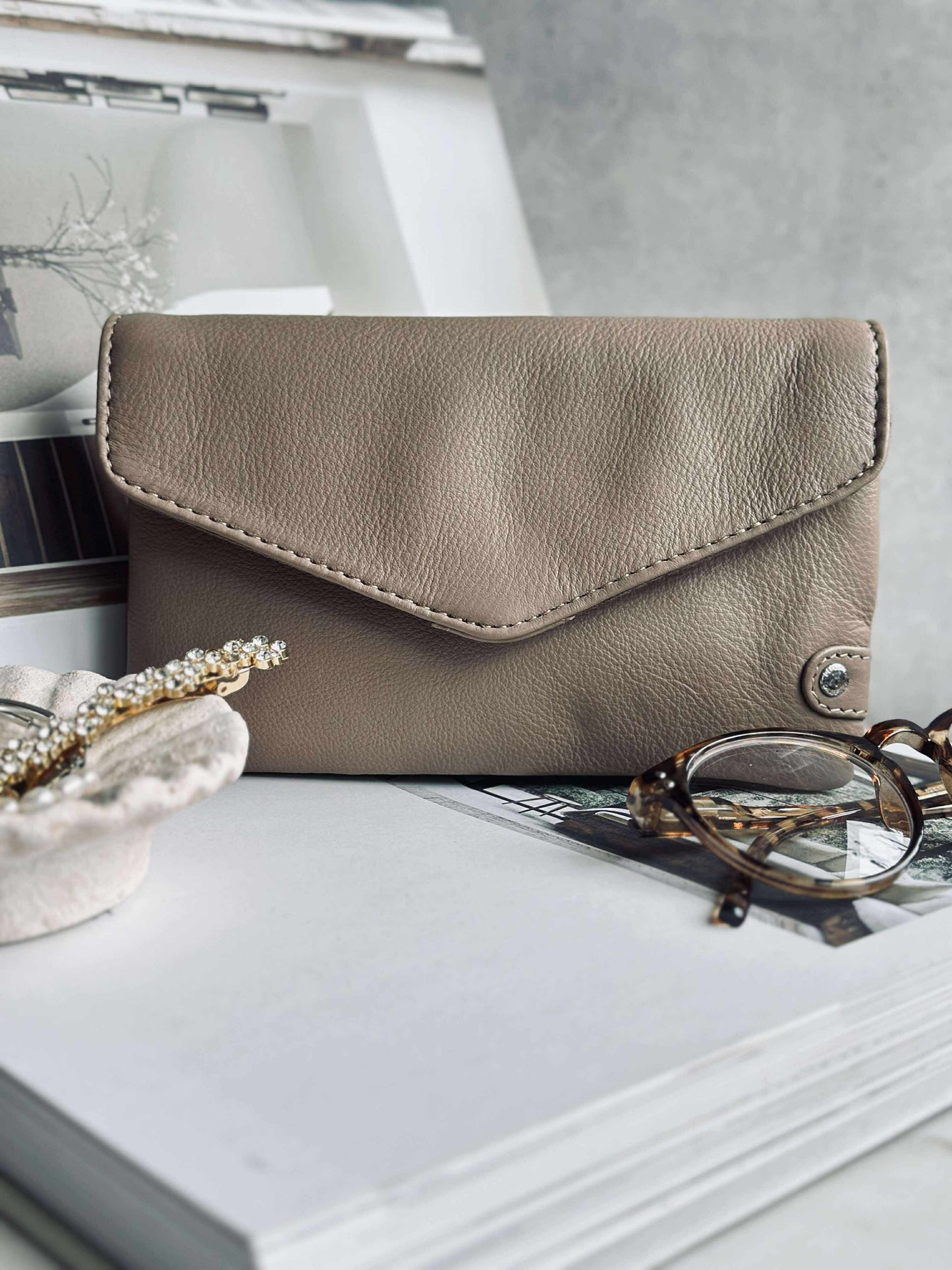 Pung Aura - Dusty Taupe