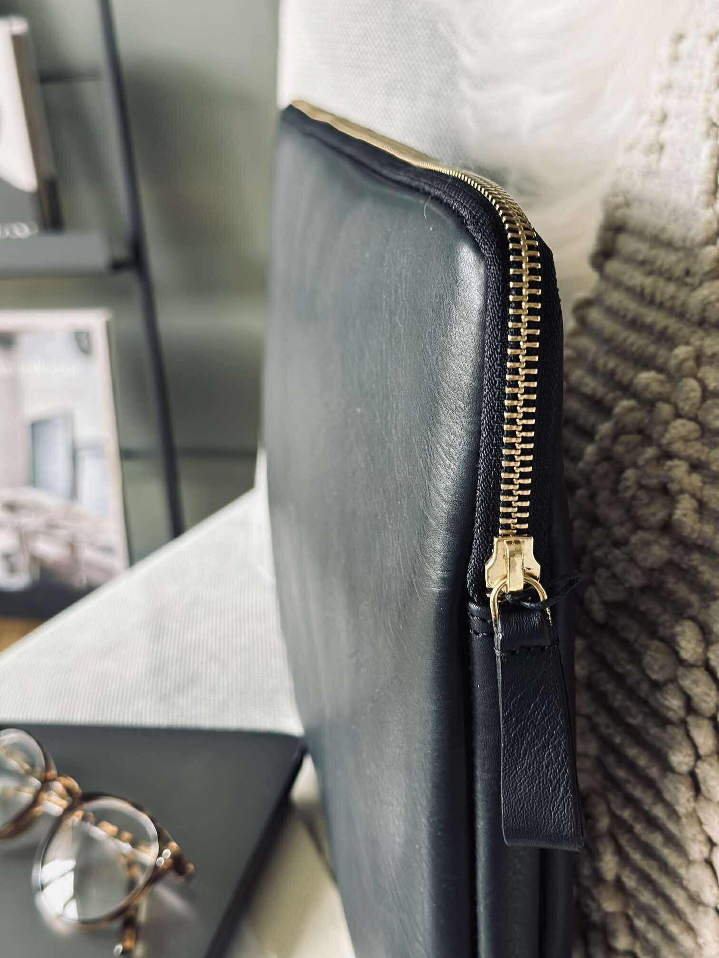 Laptop sleeve - Black / Gold