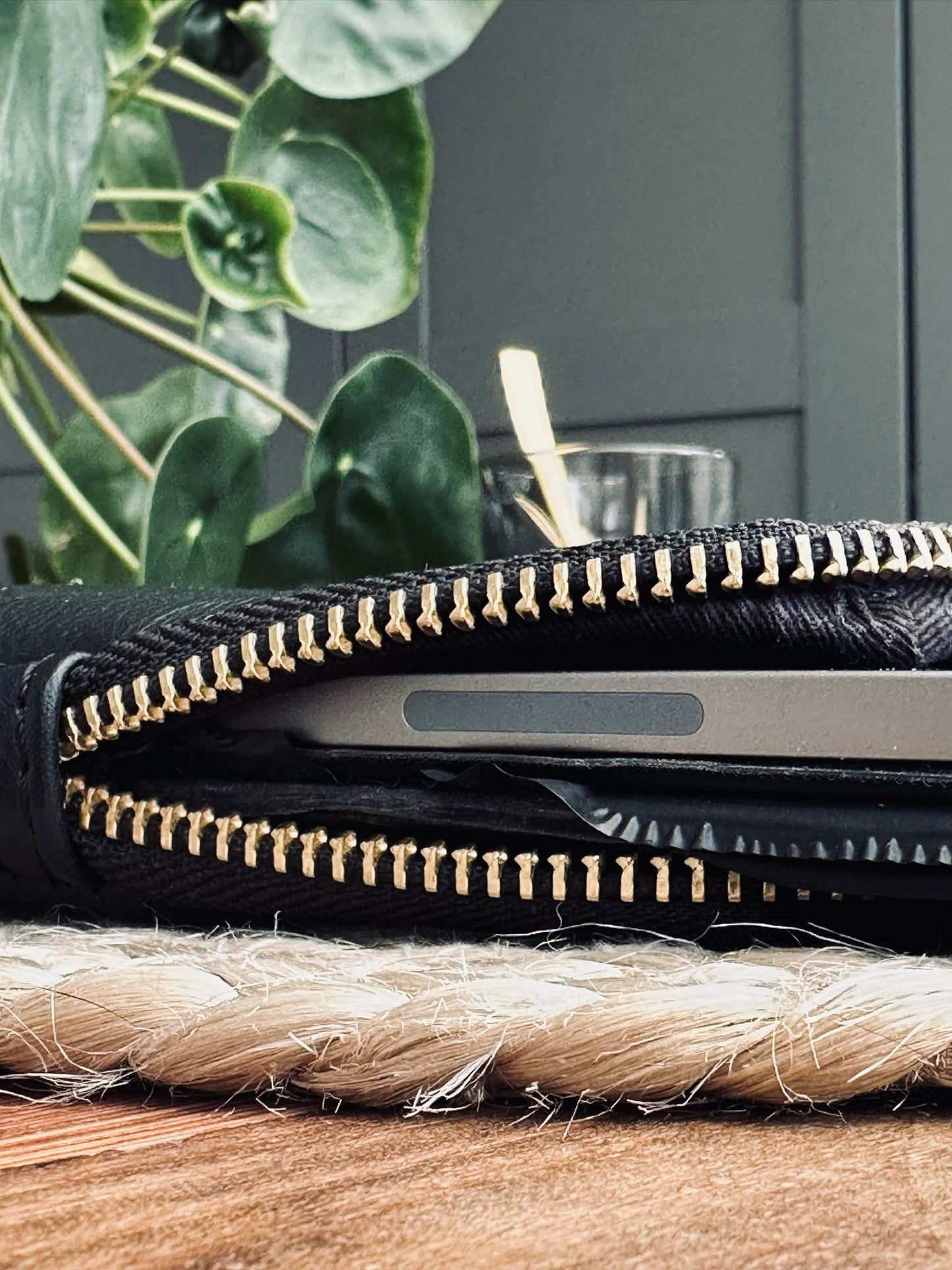 Ipad sleeve - Black / Gold