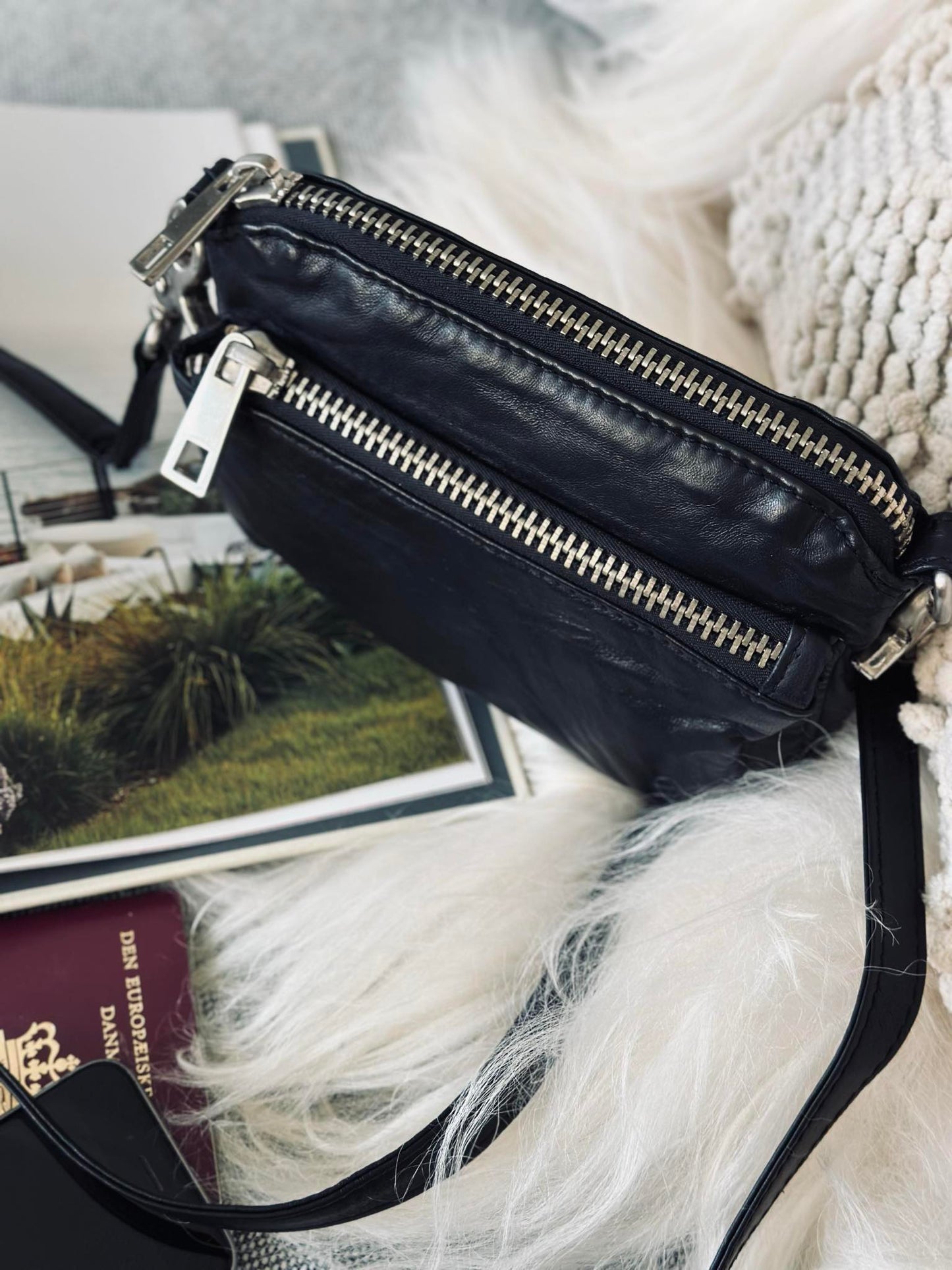 Clutch / crossover - Black / silver
