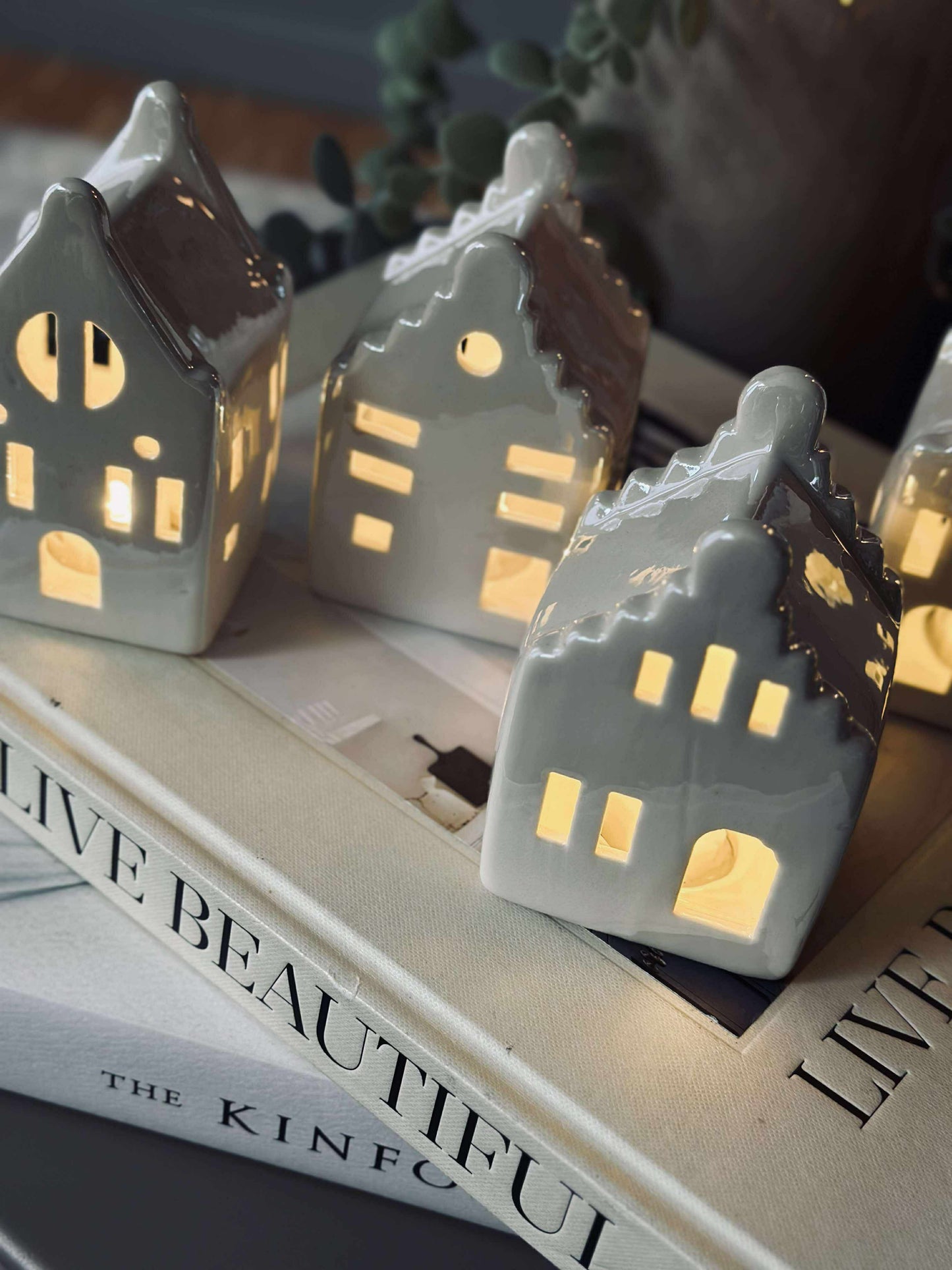 Lyshus med led  - WHITE MIX