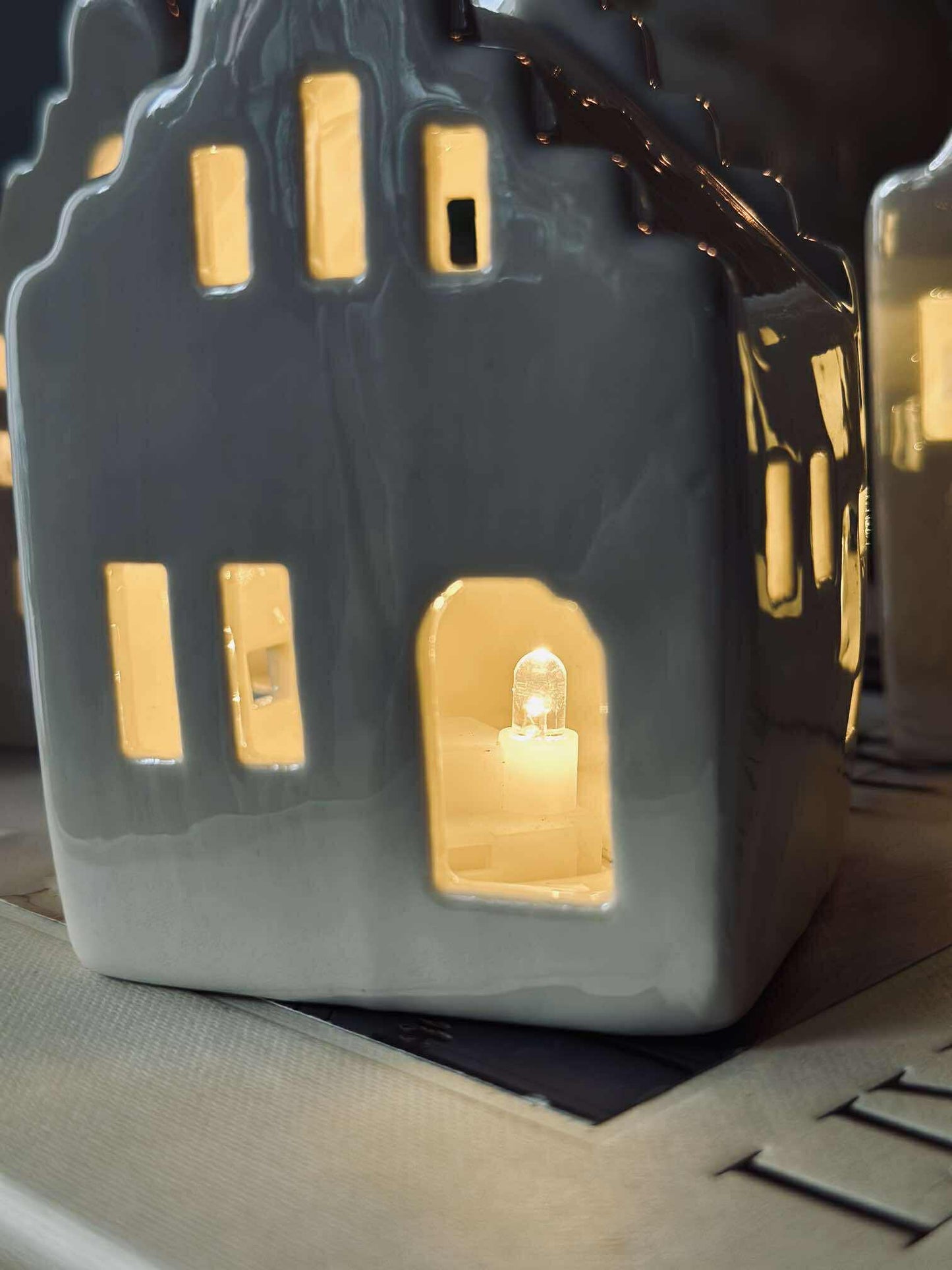 Lyshus med led  - WHITE MIX