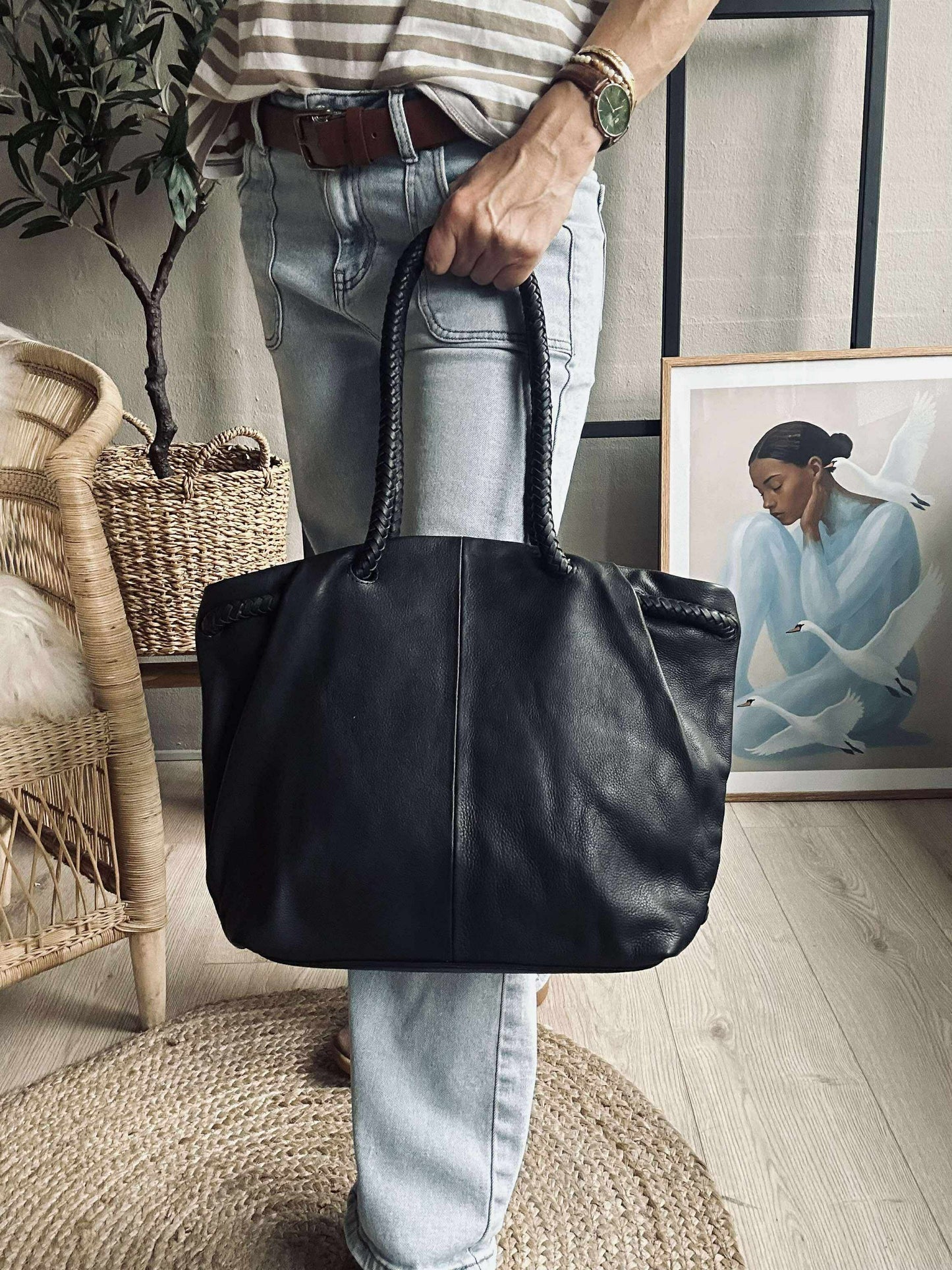 Skuldertaske med smuk fletrem - Black
