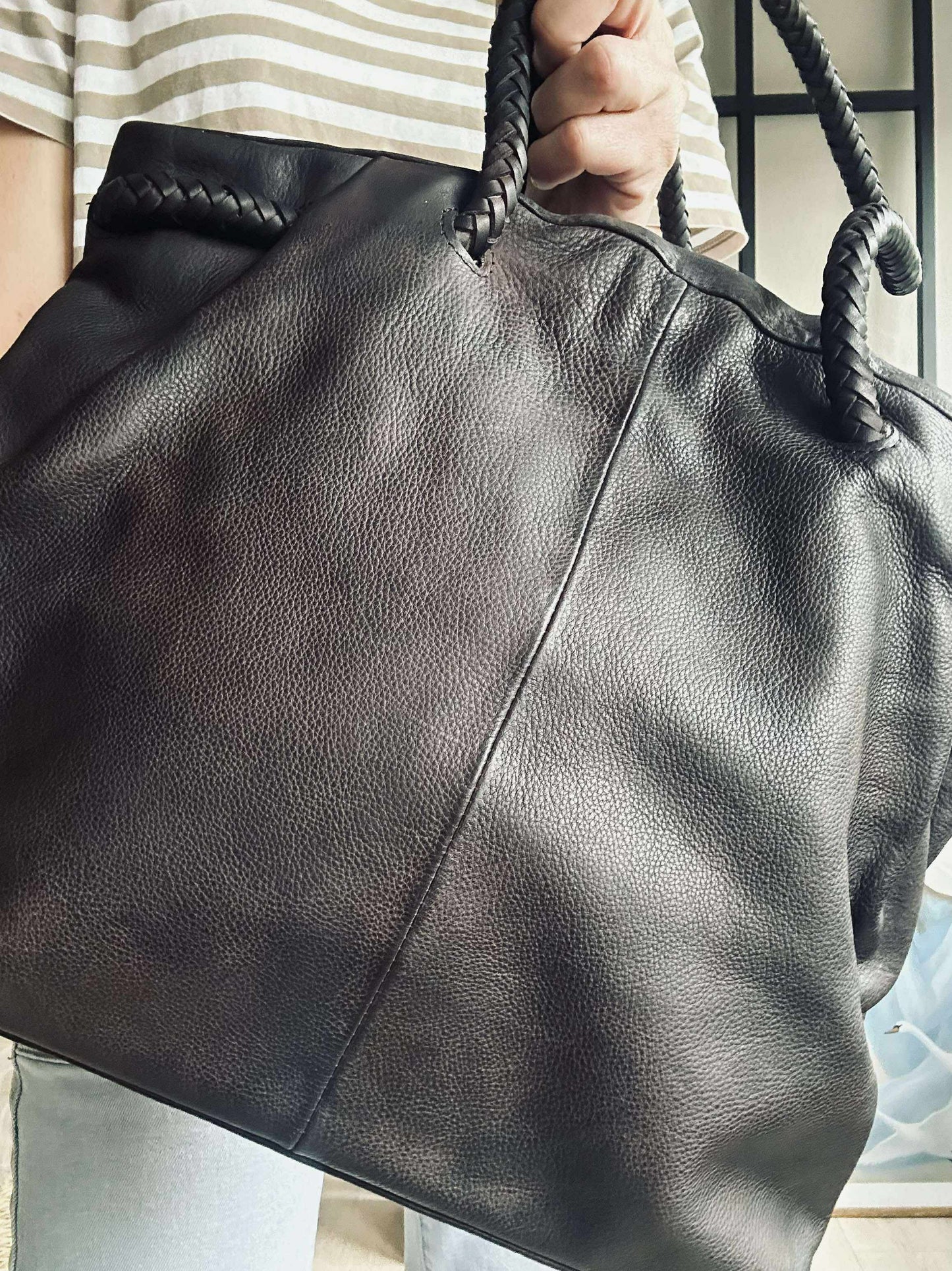 Skuldertaske med smuk fletrem - Brown