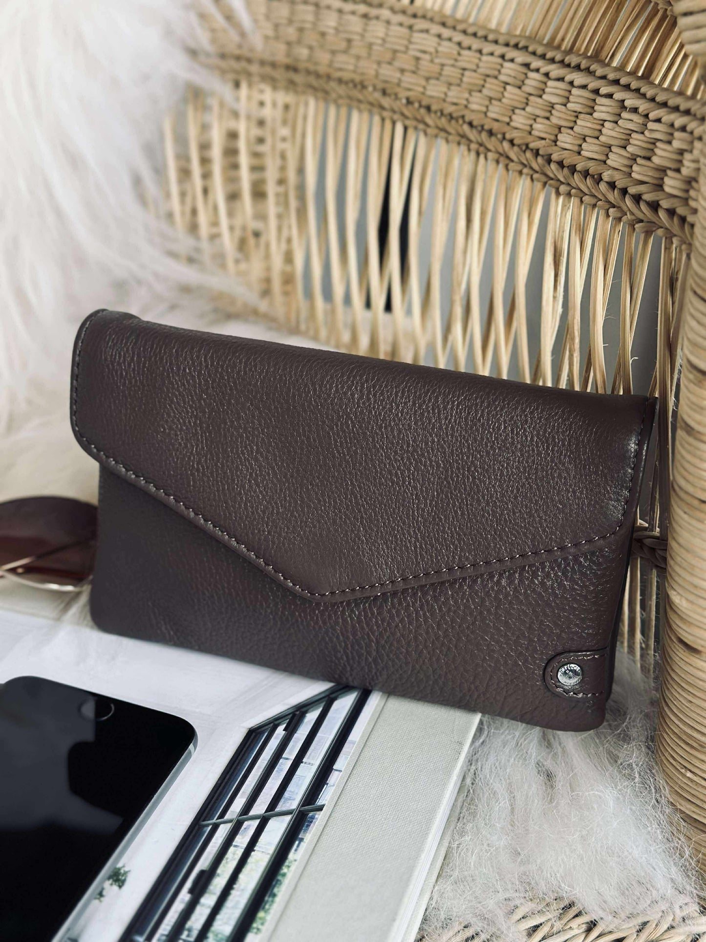 Pung Aura - Dark Taupe