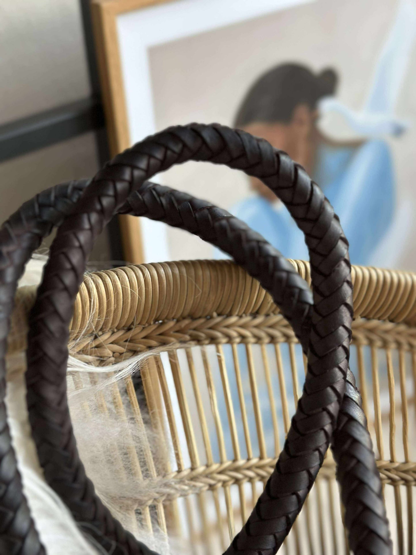 Skuldertaske med smuk fletrem - Brown