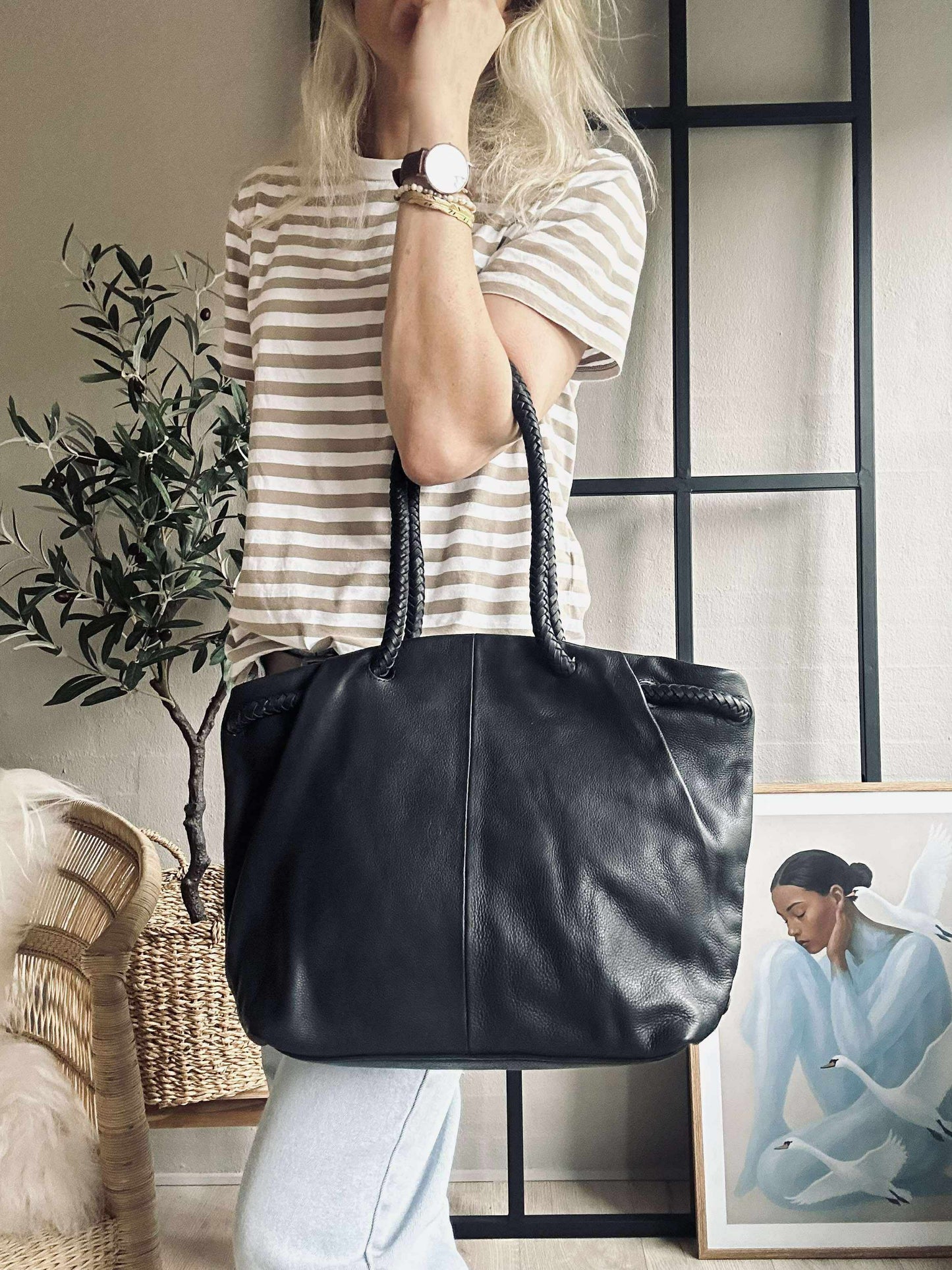 Skuldertaske med smuk fletrem - Black