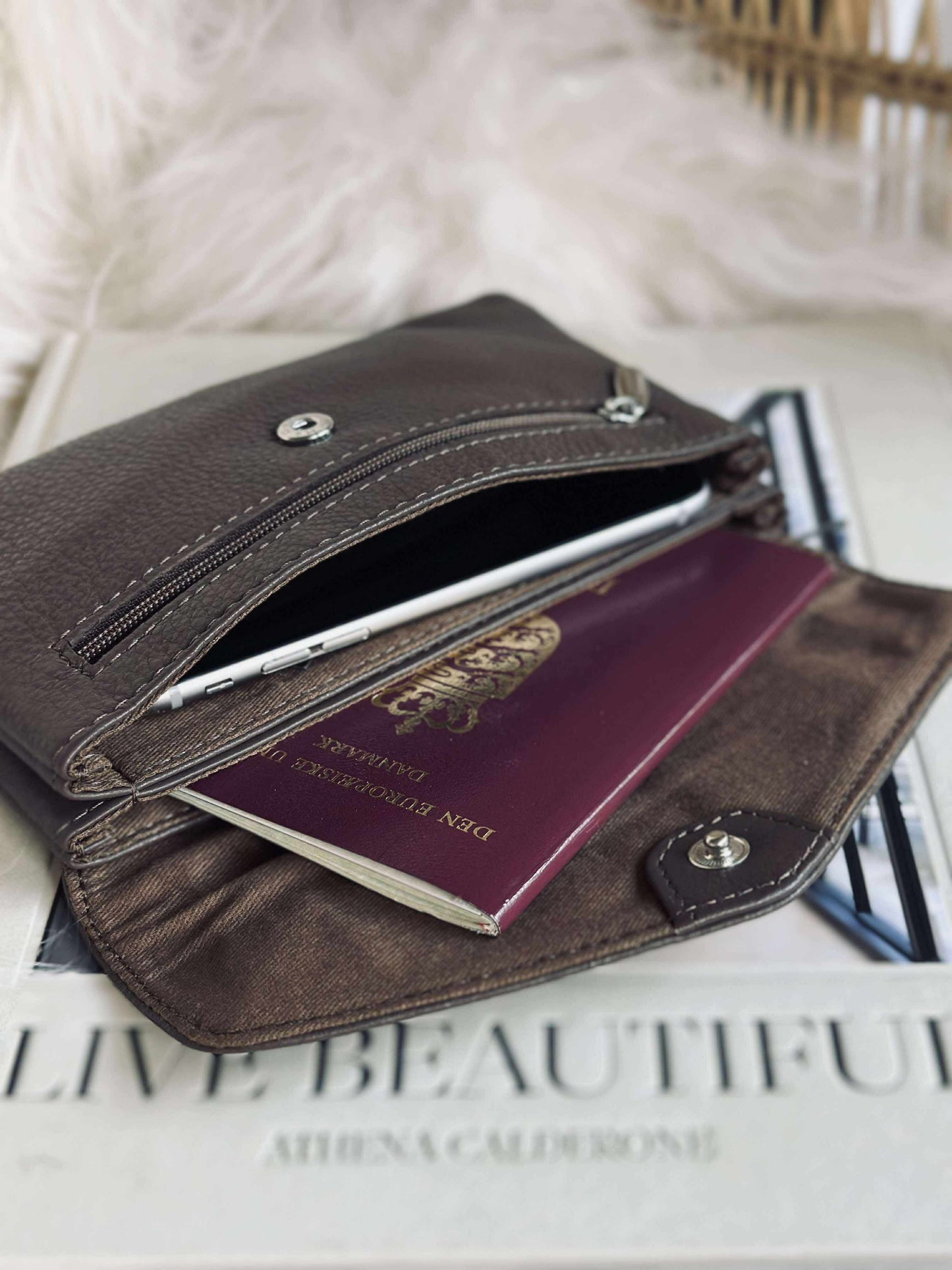 Pung Aura - Dark Taupe