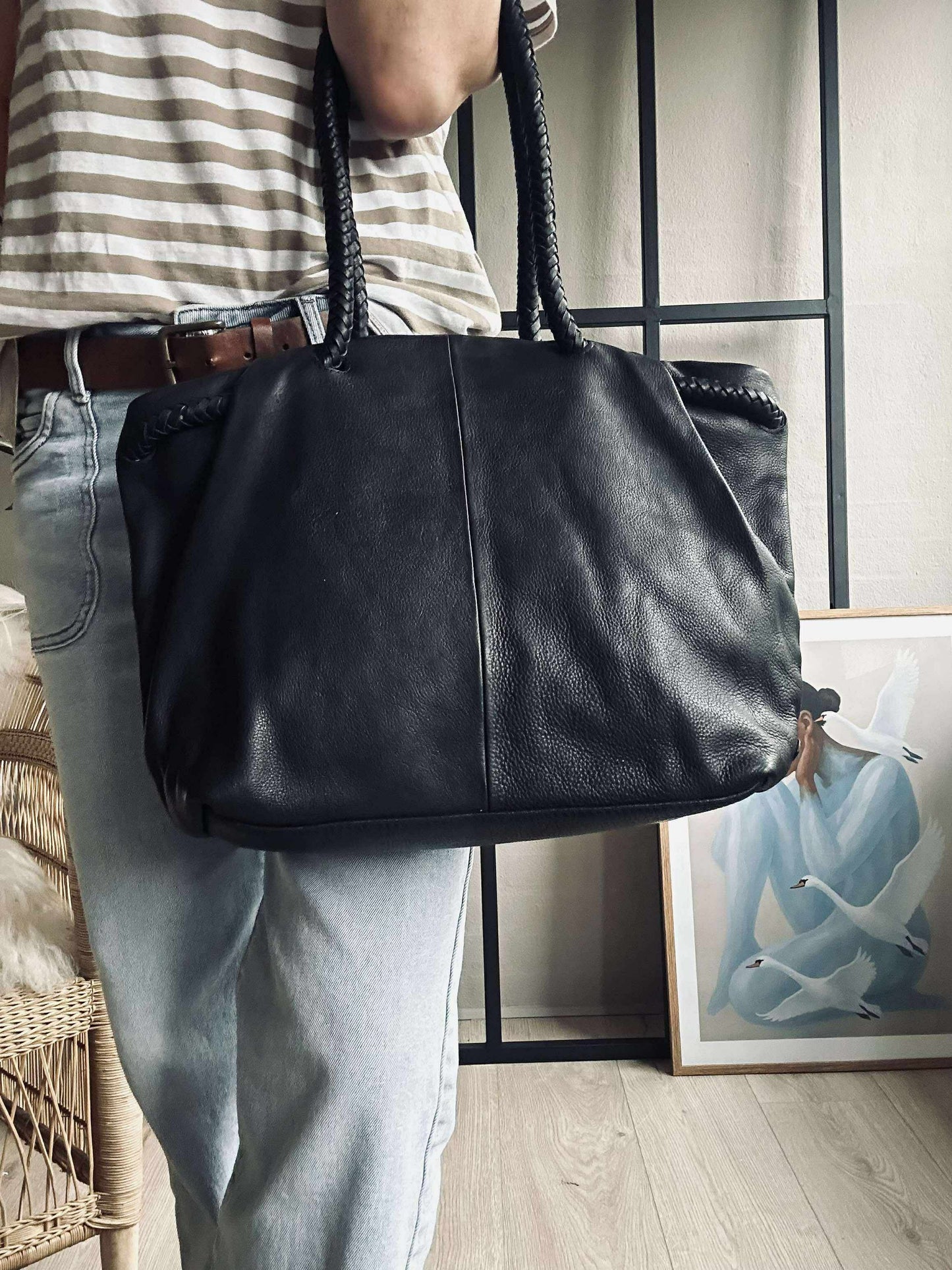 Skuldertaske med smuk fletrem - Black