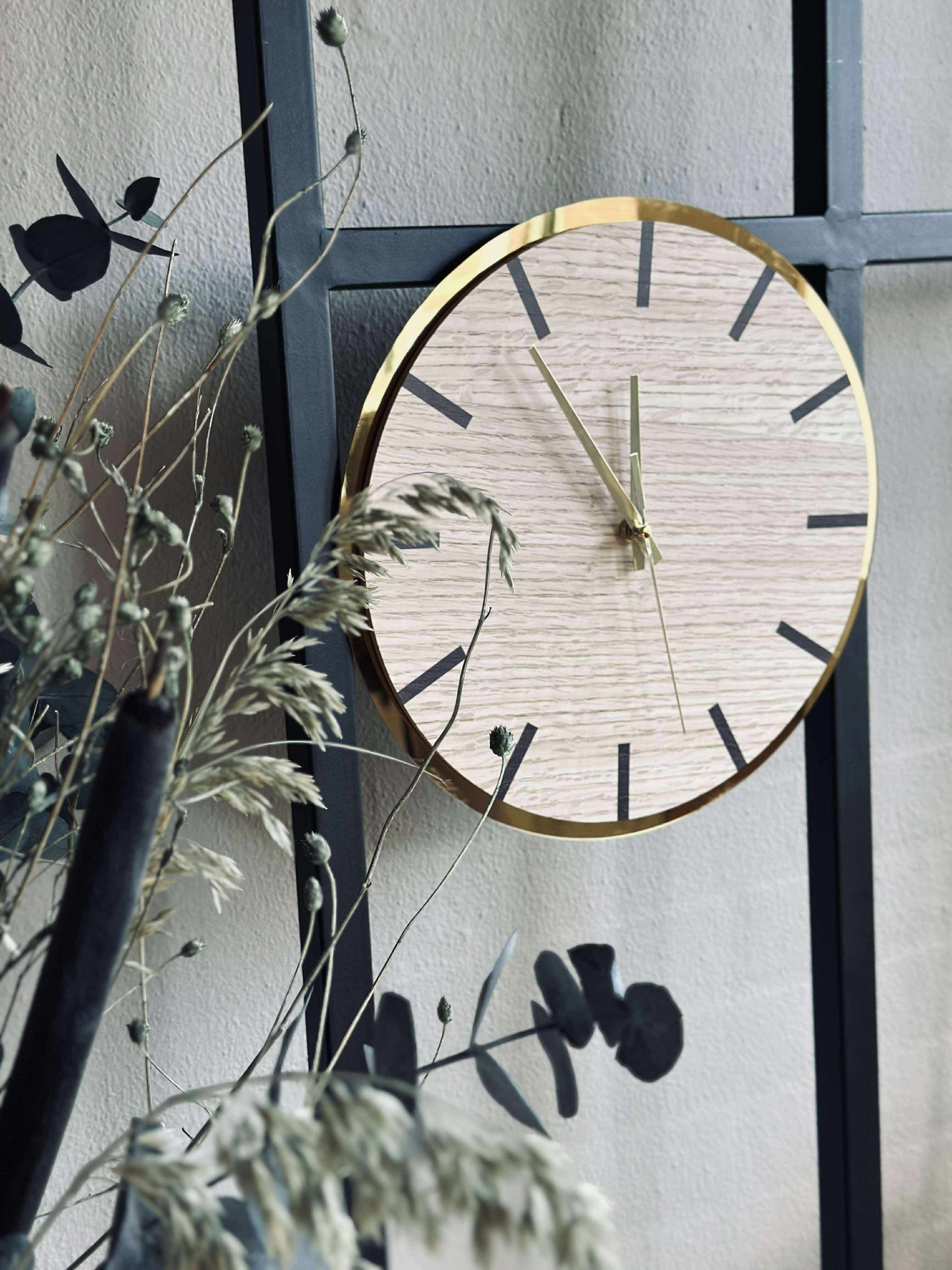 Vægur i træ - Ø30cm