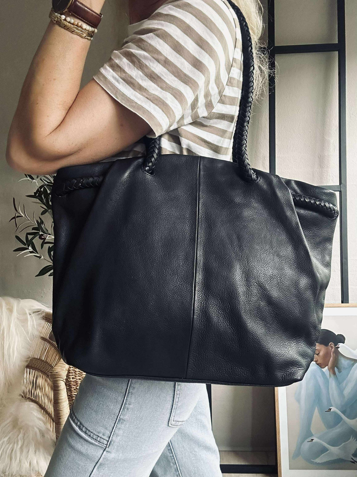 Skuldertaske med smuk fletrem - Black
